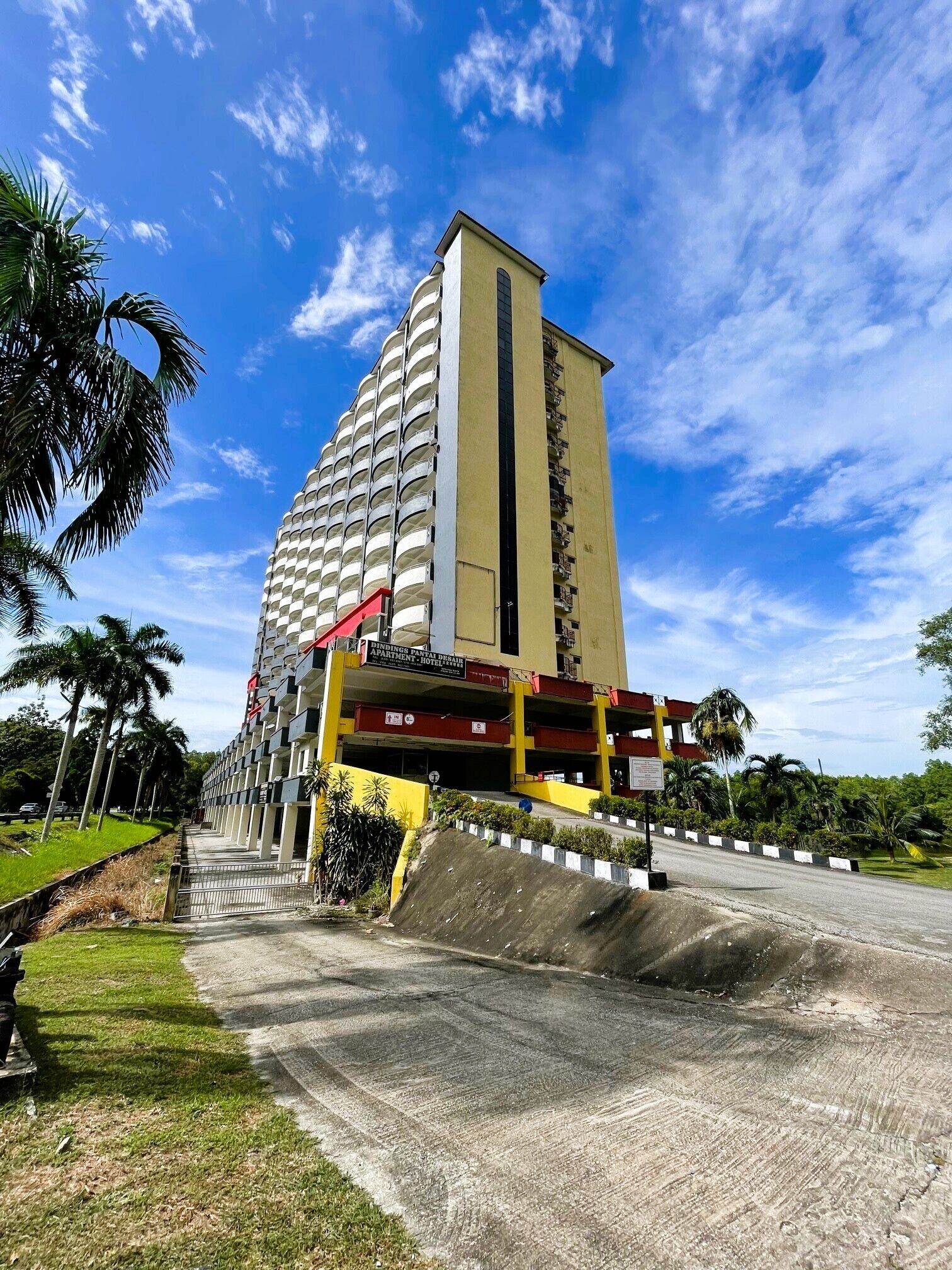 Dindings Pantai Desair Apartment Hotel
