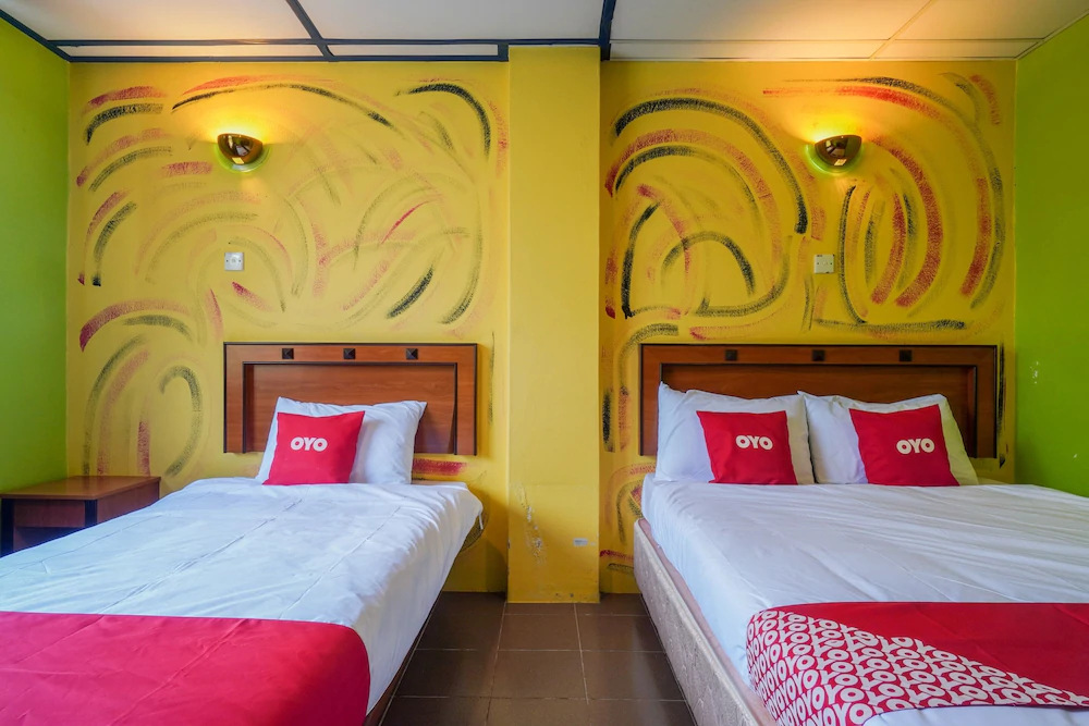 DJ Hotel Lumut by OYO Rooms