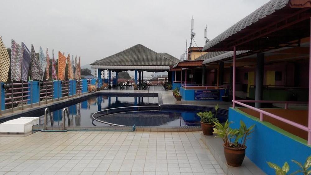 DJ Holiday Resort