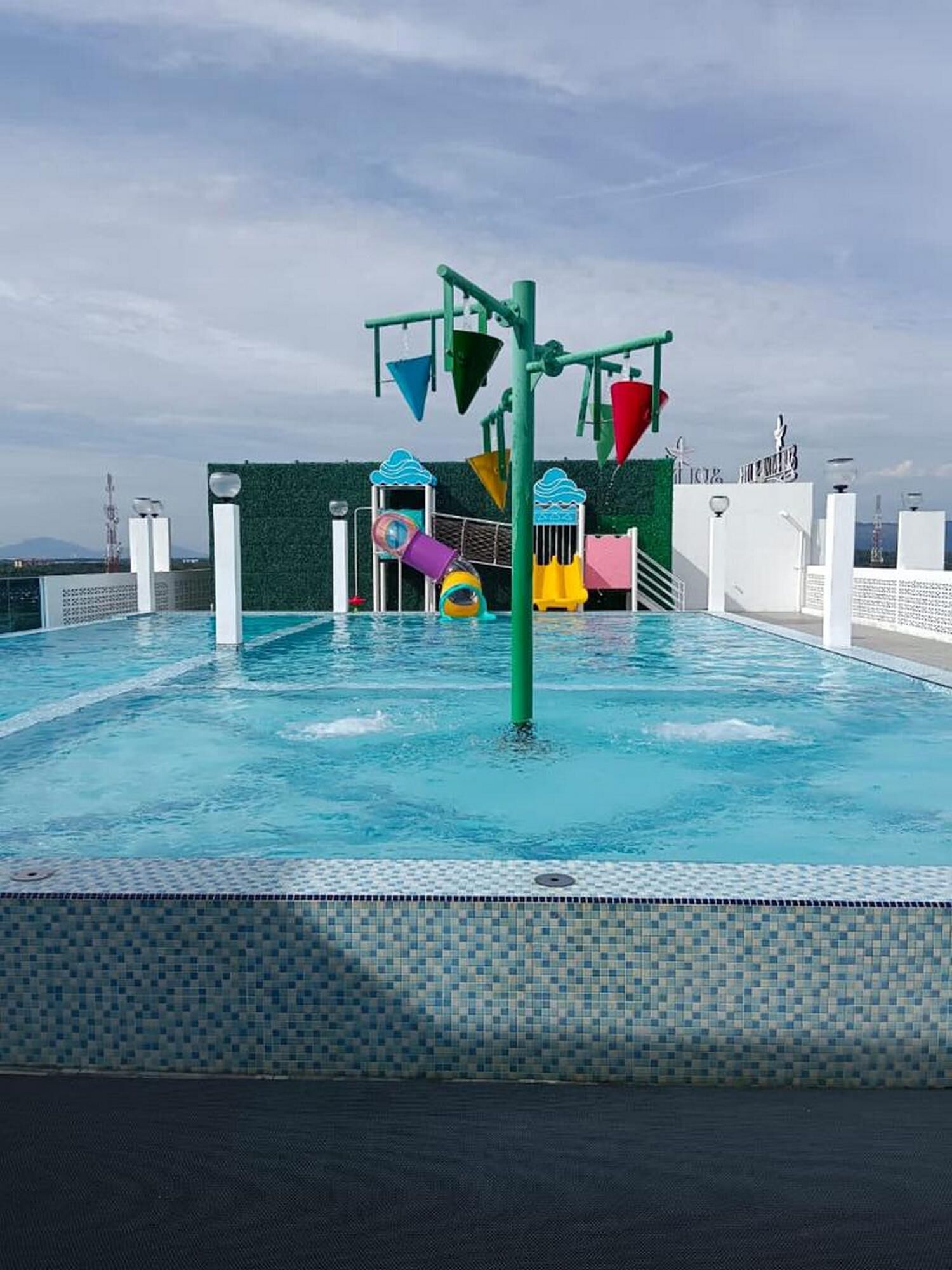 Sri Indar Hotel & Suites