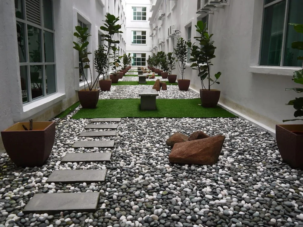 D Hotel