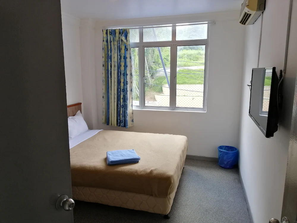 Safari Hotel by OYO Rooms