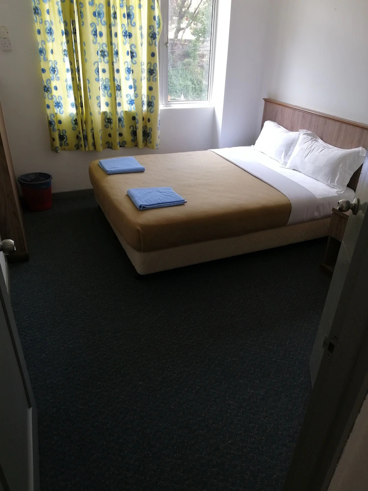 Safari Hotel by OYO Rooms