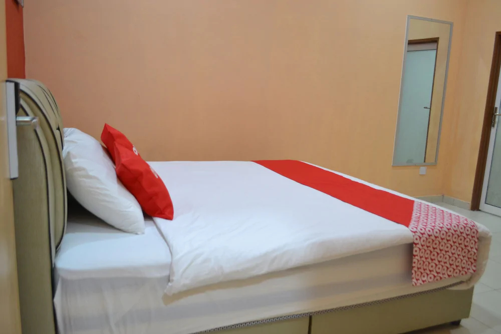 Hotel Puteri Miqaila by OYO Rooms