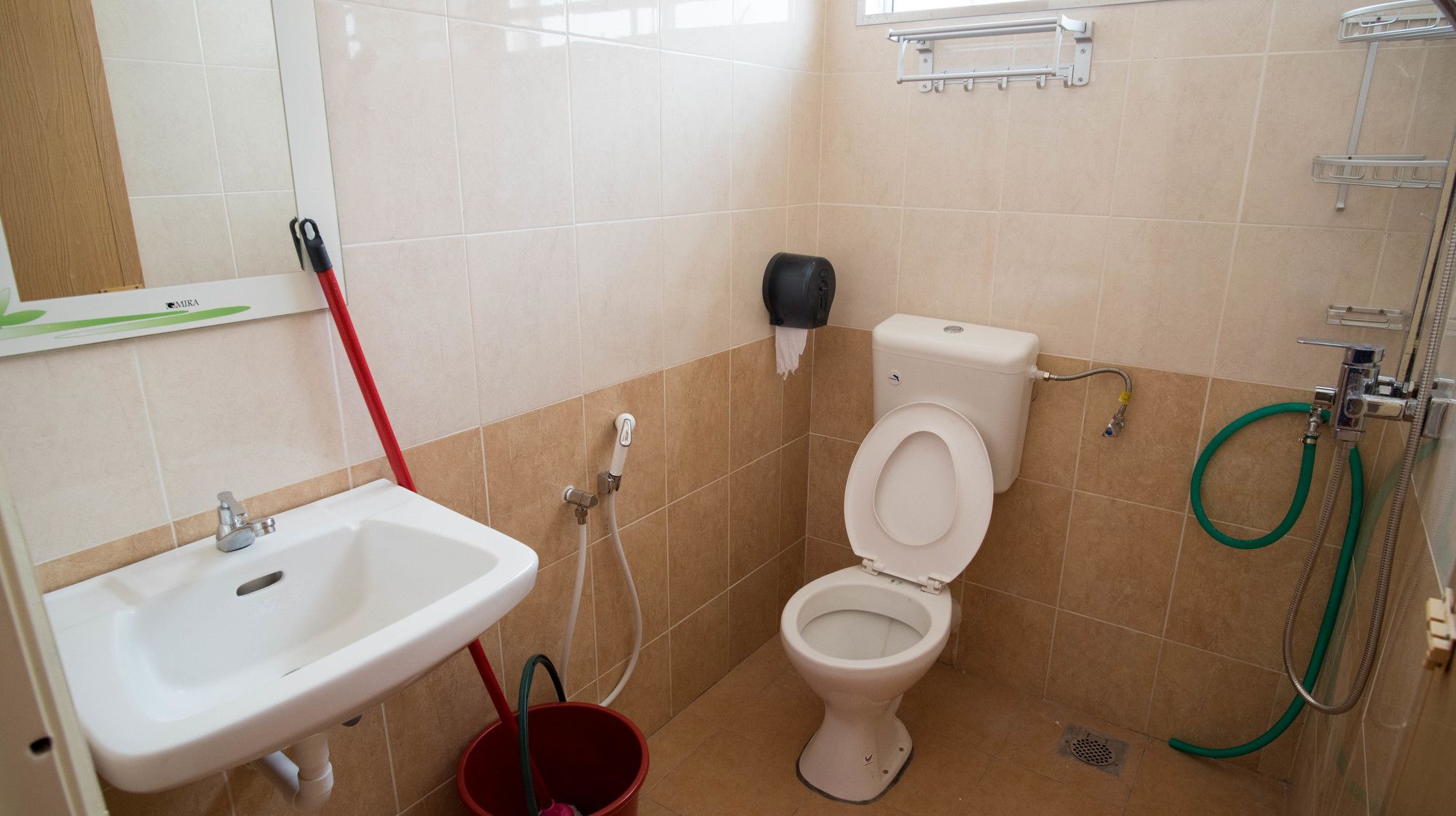 Holidayhome 188 Taman Sejati Suria