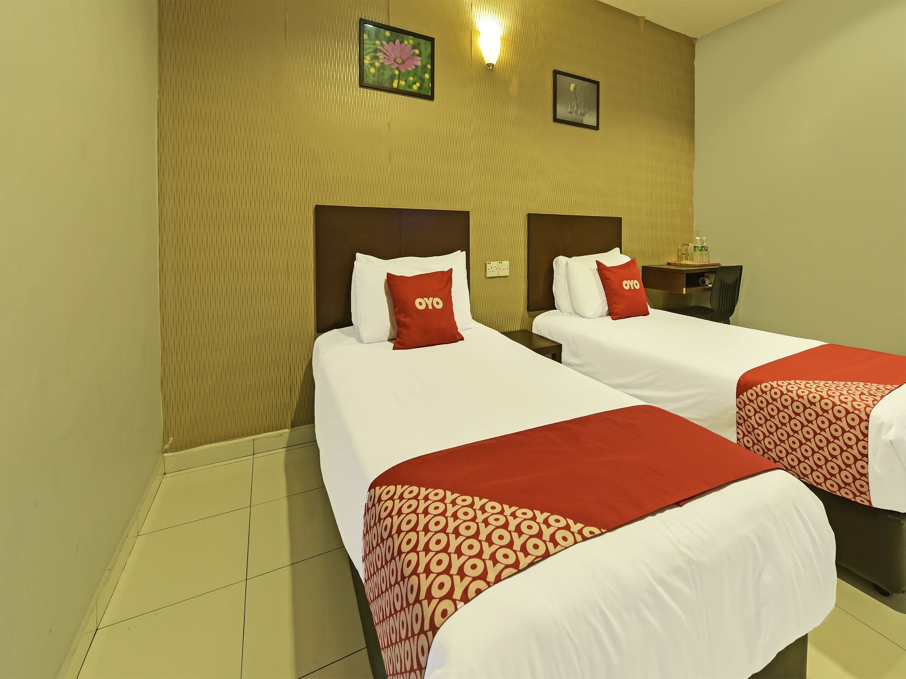 M Three Hotel by OYO