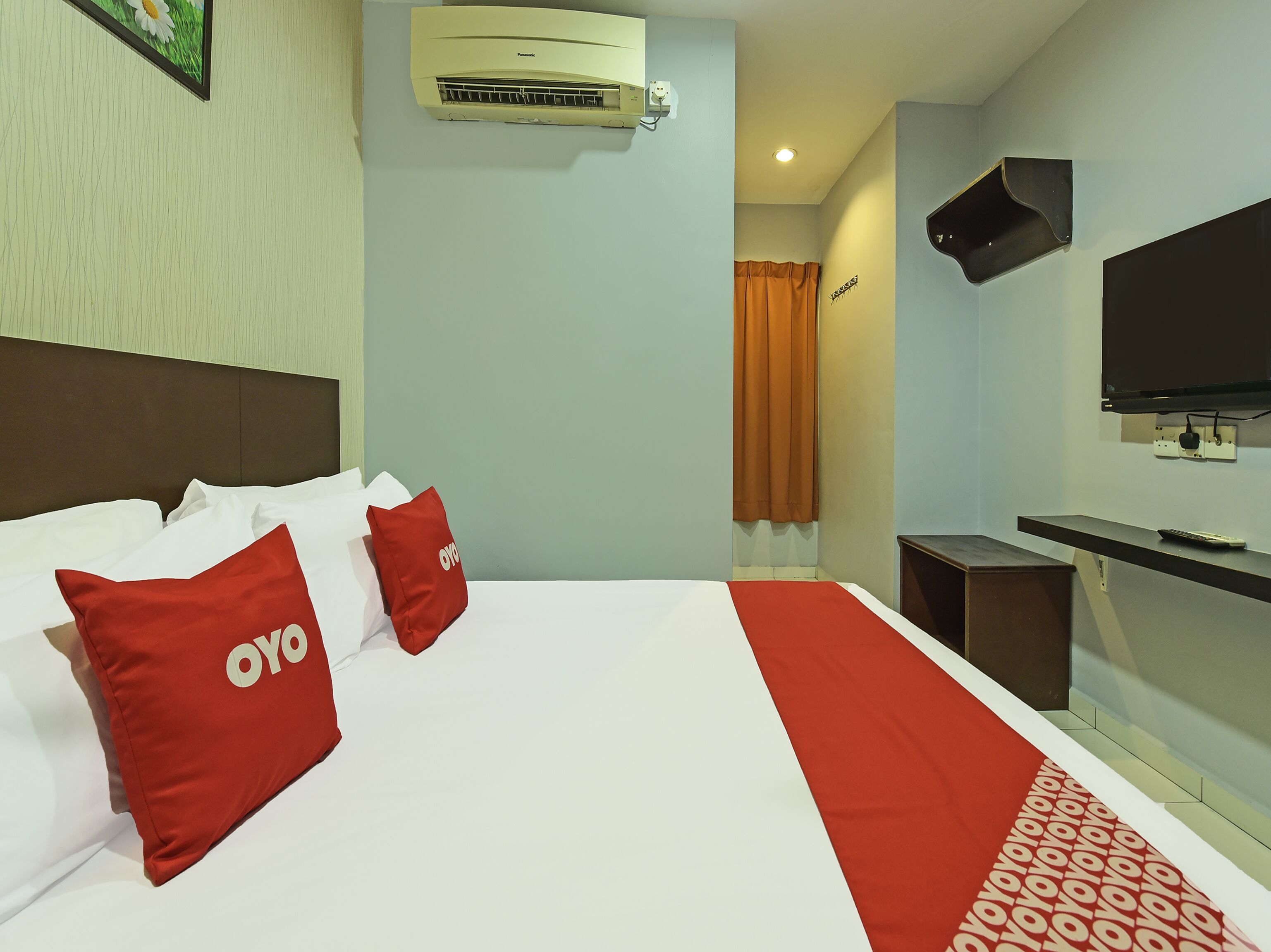 M Three Hotel by OYO