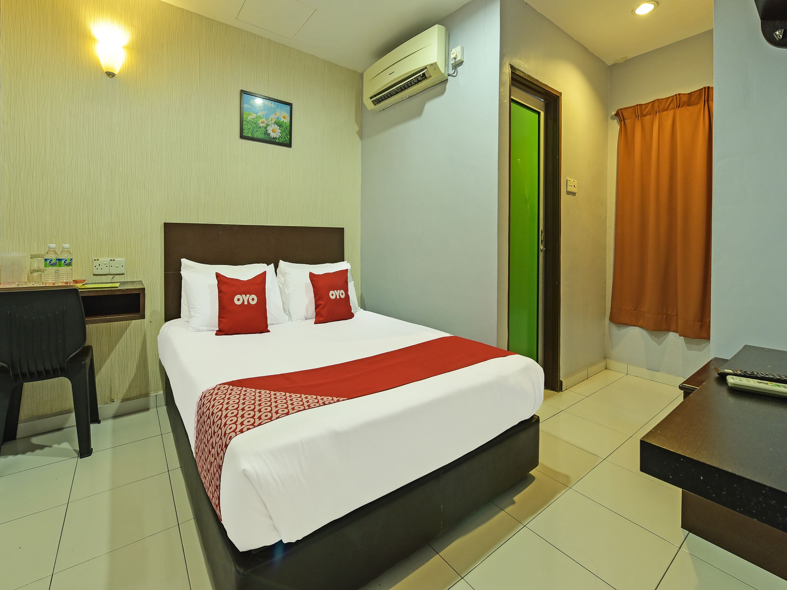 M Three Hotel by OYO