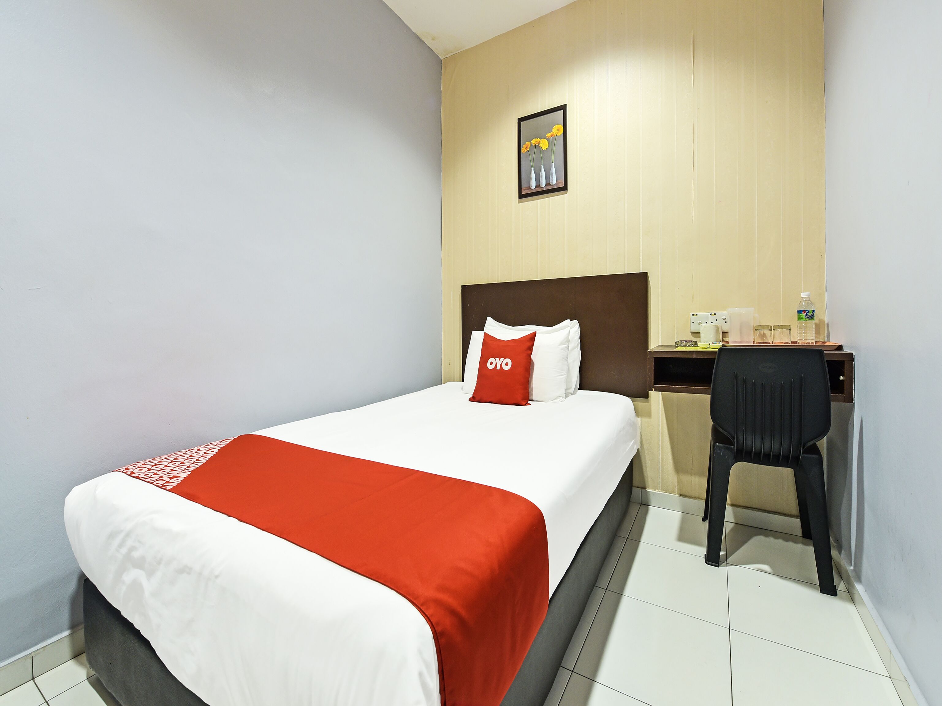 M Three Hotel by OYO