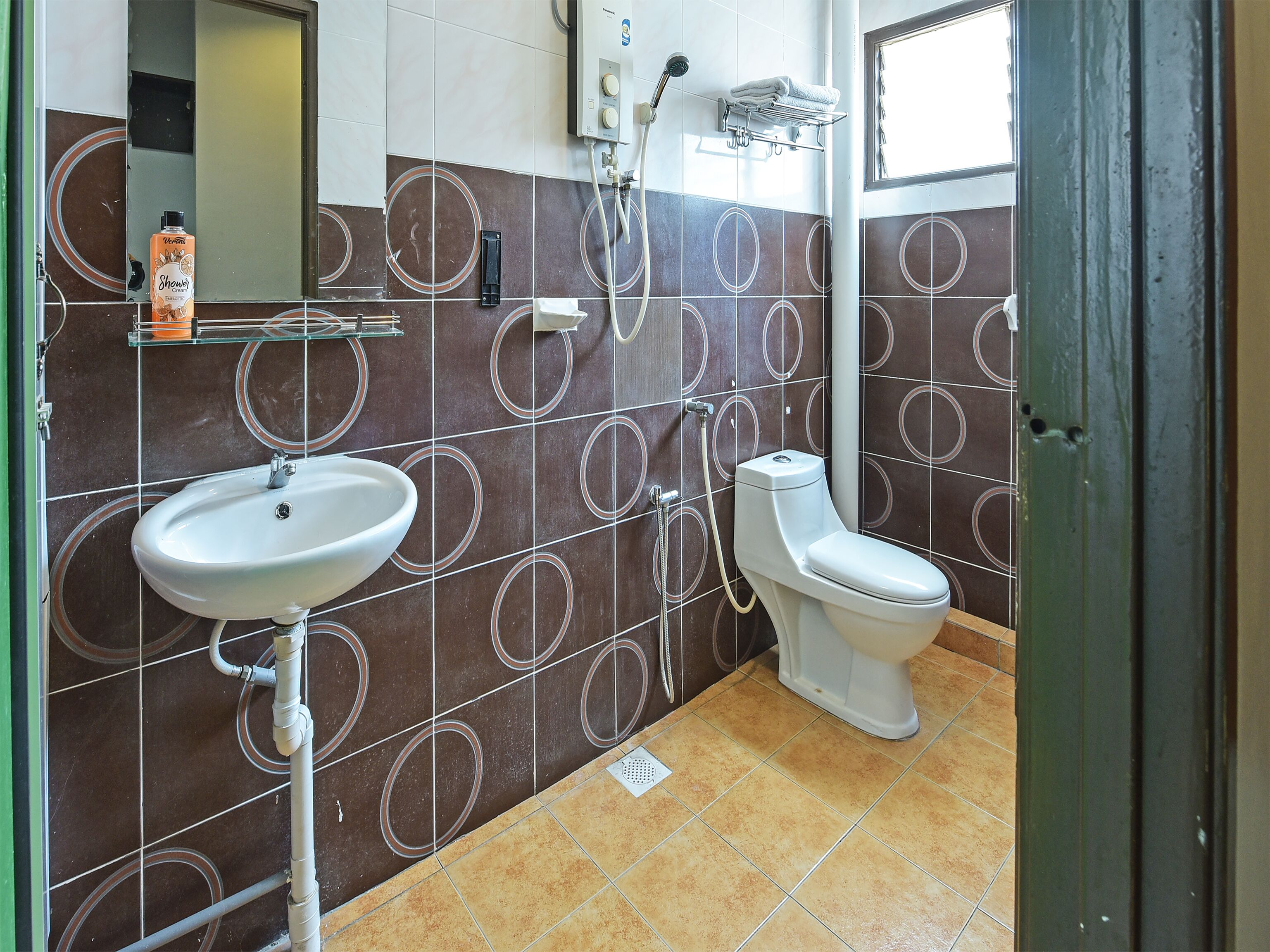 M Three Hotel by OYO