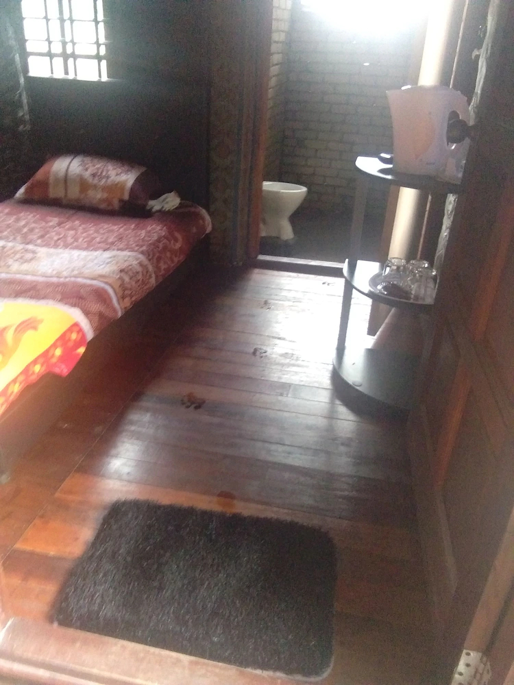 YC Chalet Roomstay Lekir