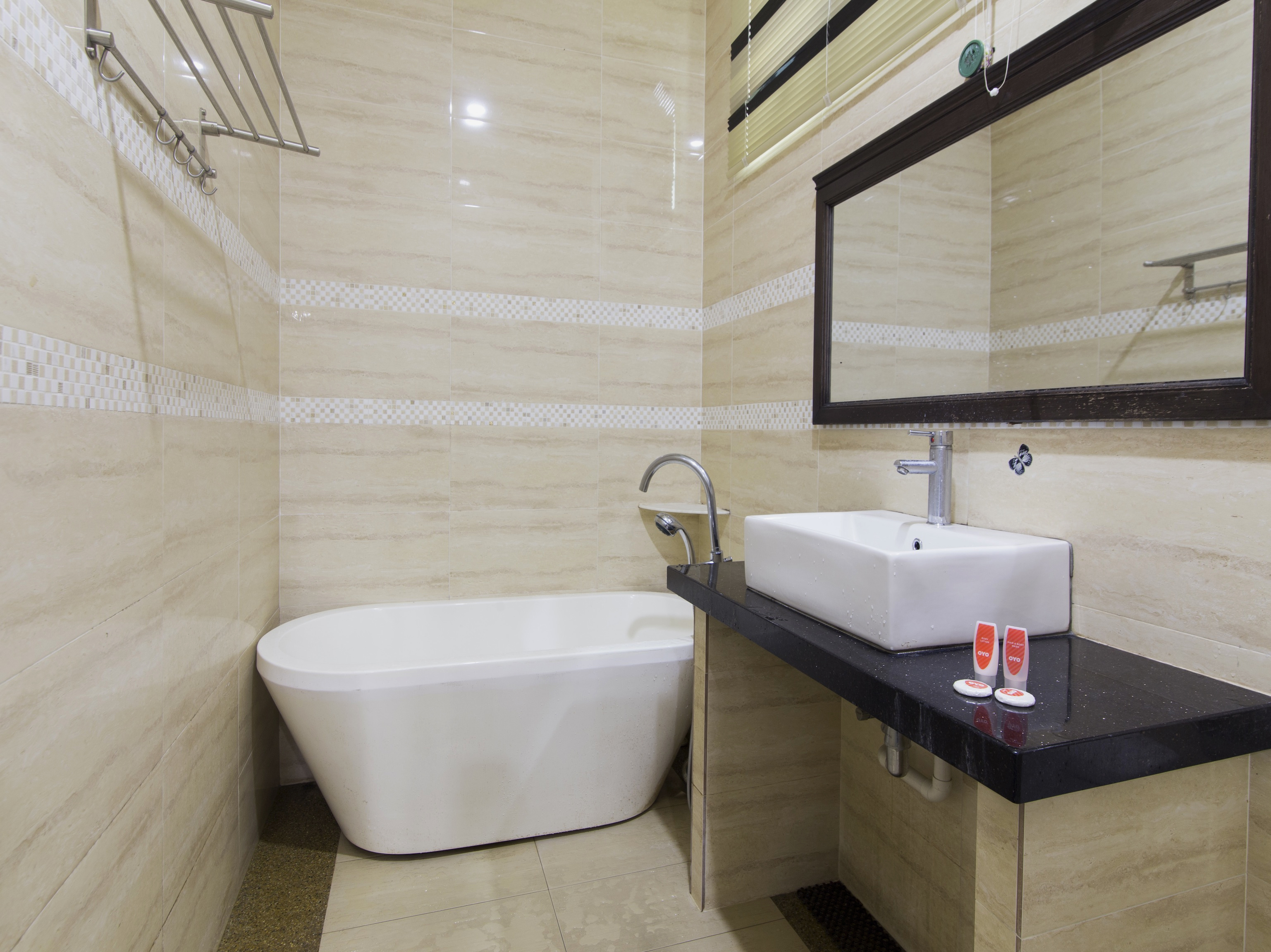 Capital O 90653 Maxwell Inn Boutique Hotel