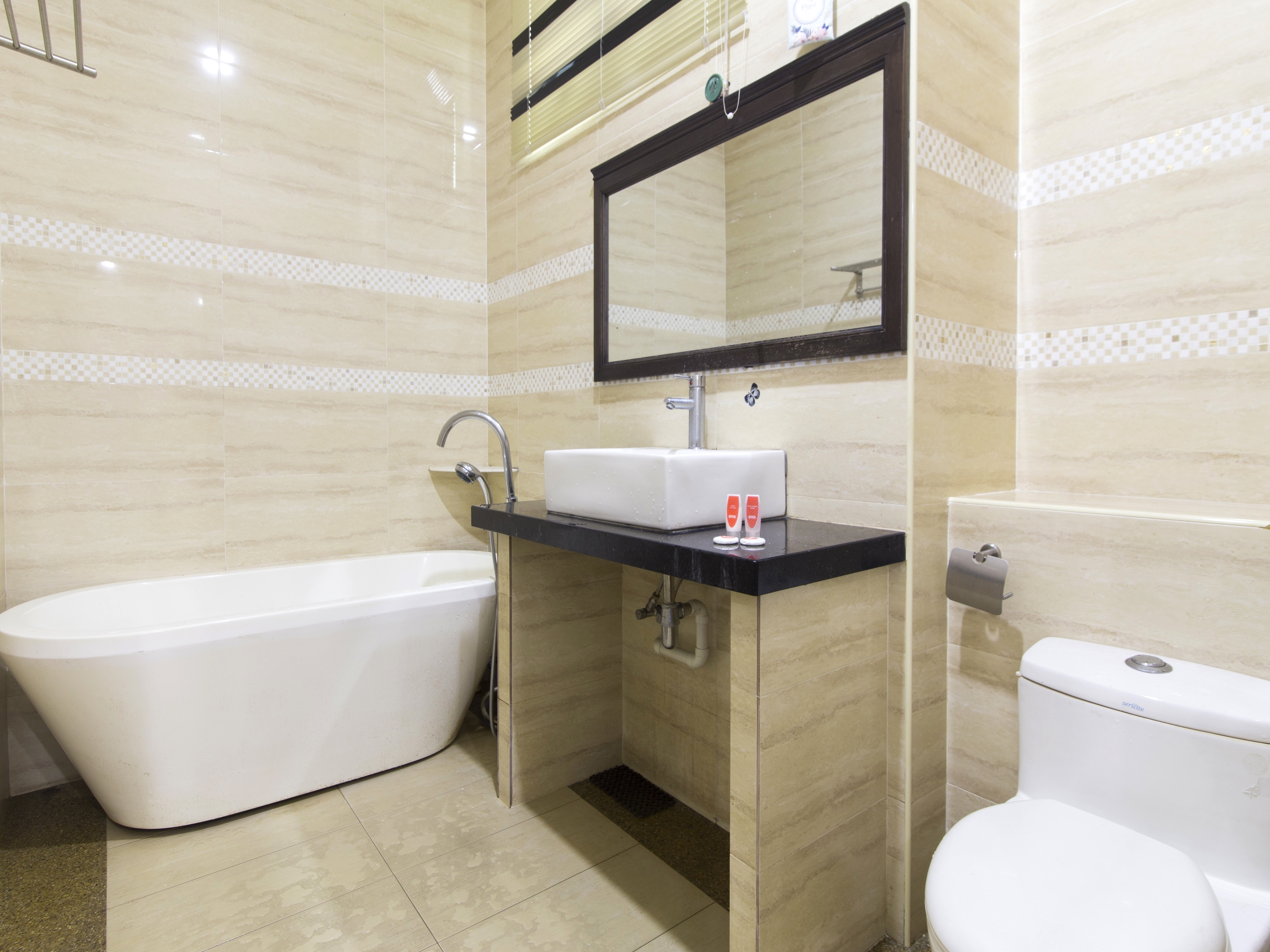 Capital O 90653 Maxwell Inn Boutique Hotel