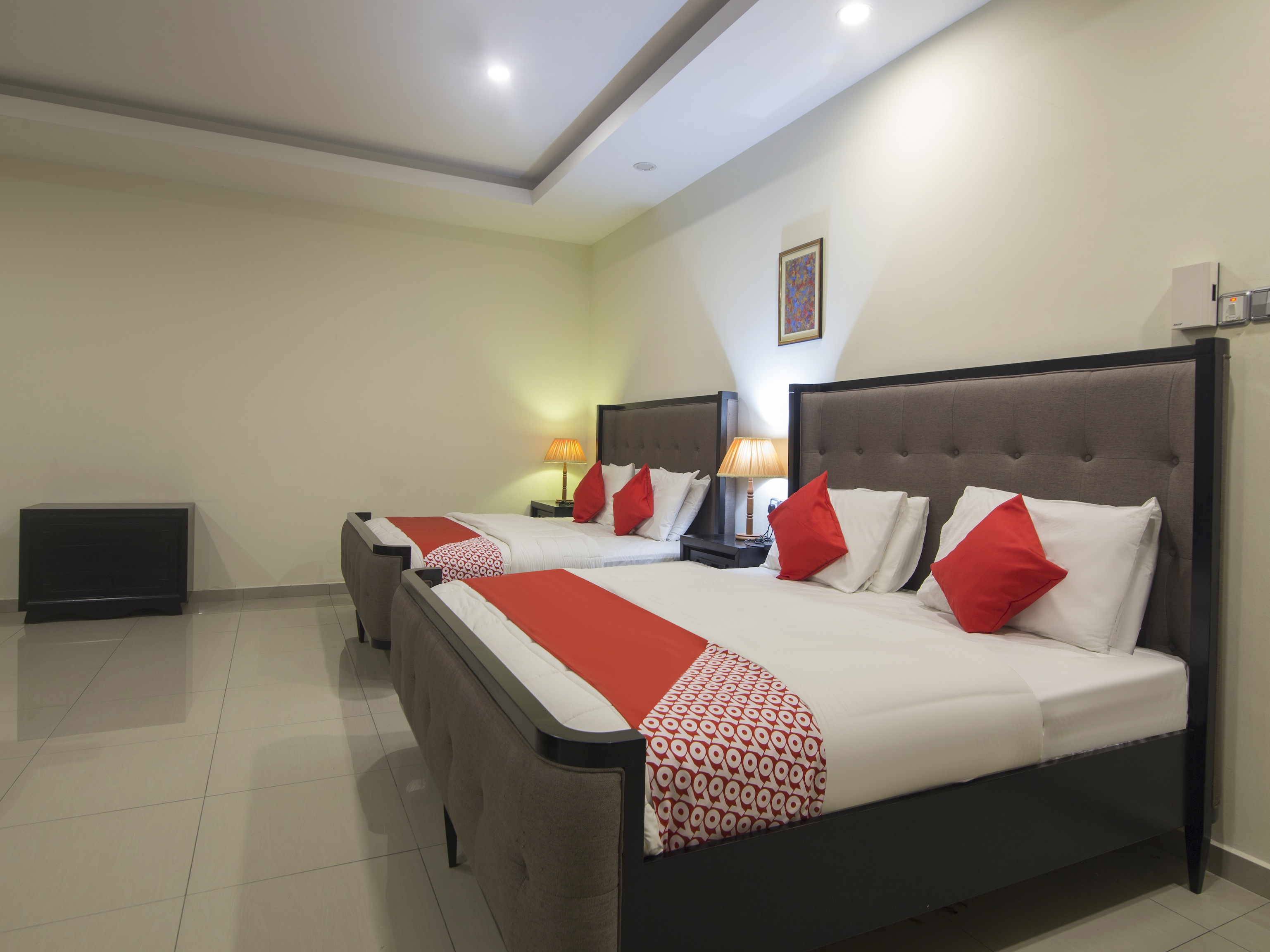 Capital O 90653 Maxwell Inn Boutique Hotel