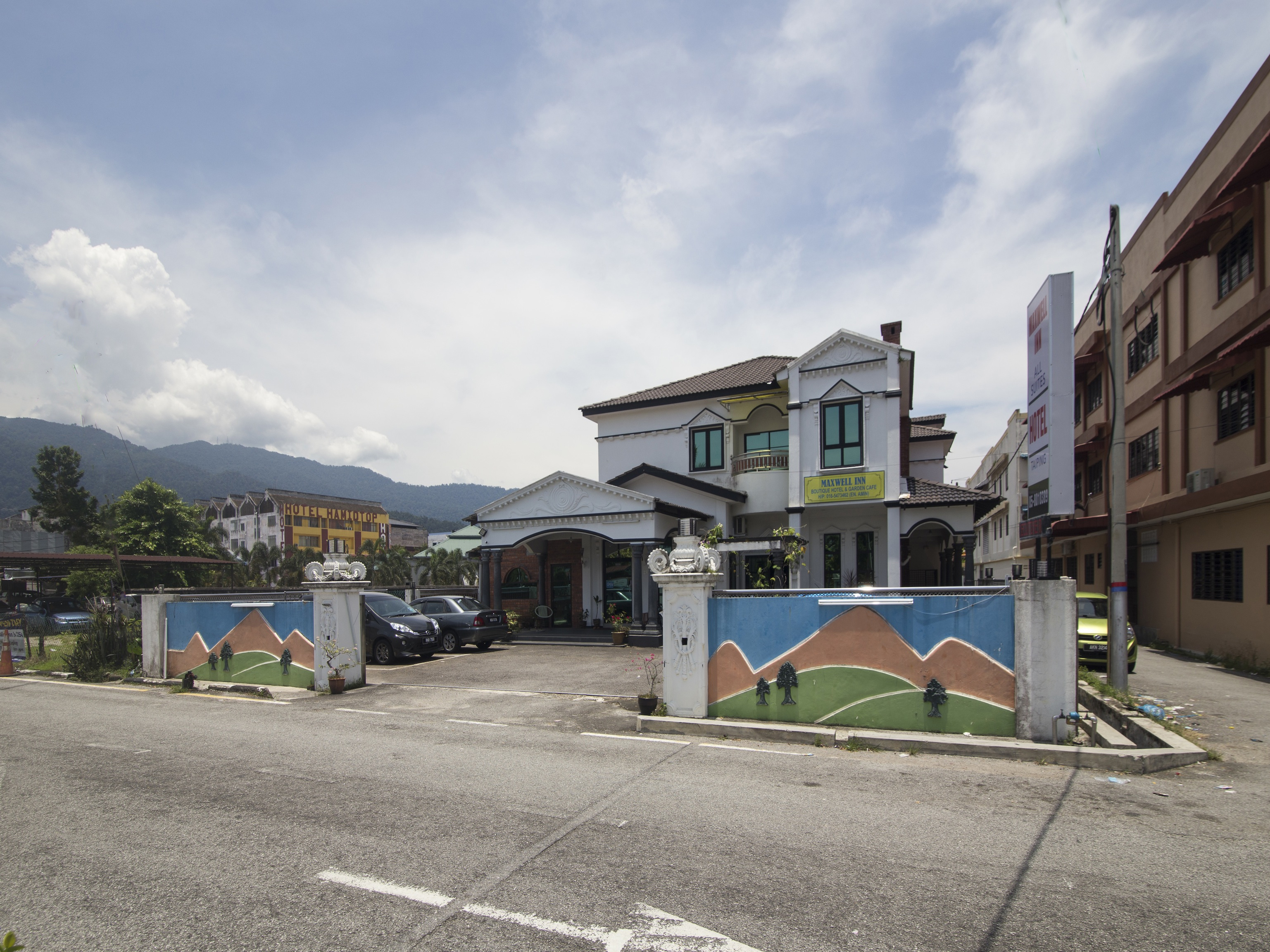 Capital O 90653 Maxwell Inn Boutique Hotel