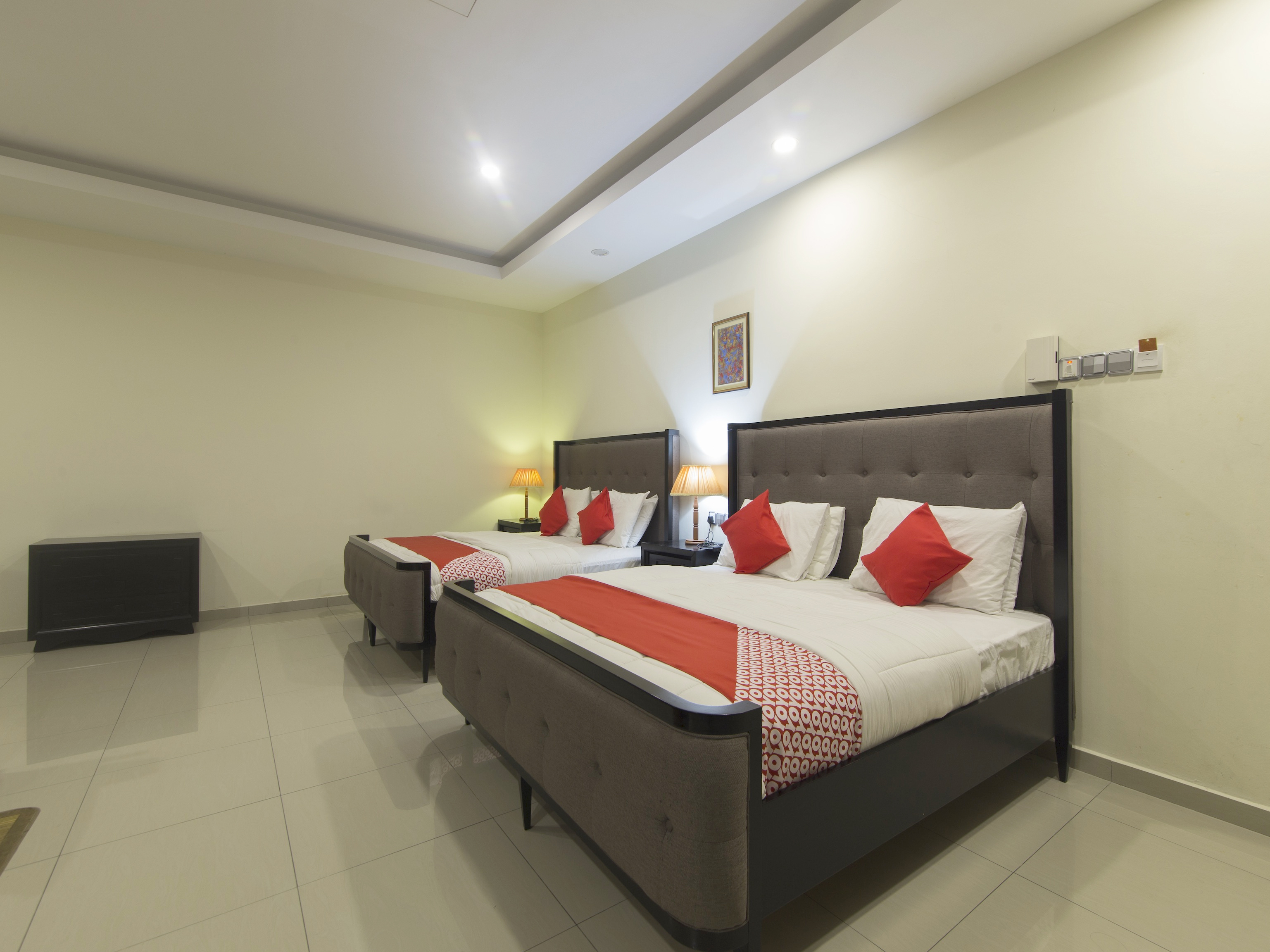 Capital O 90653 Maxwell Inn Boutique Hotel