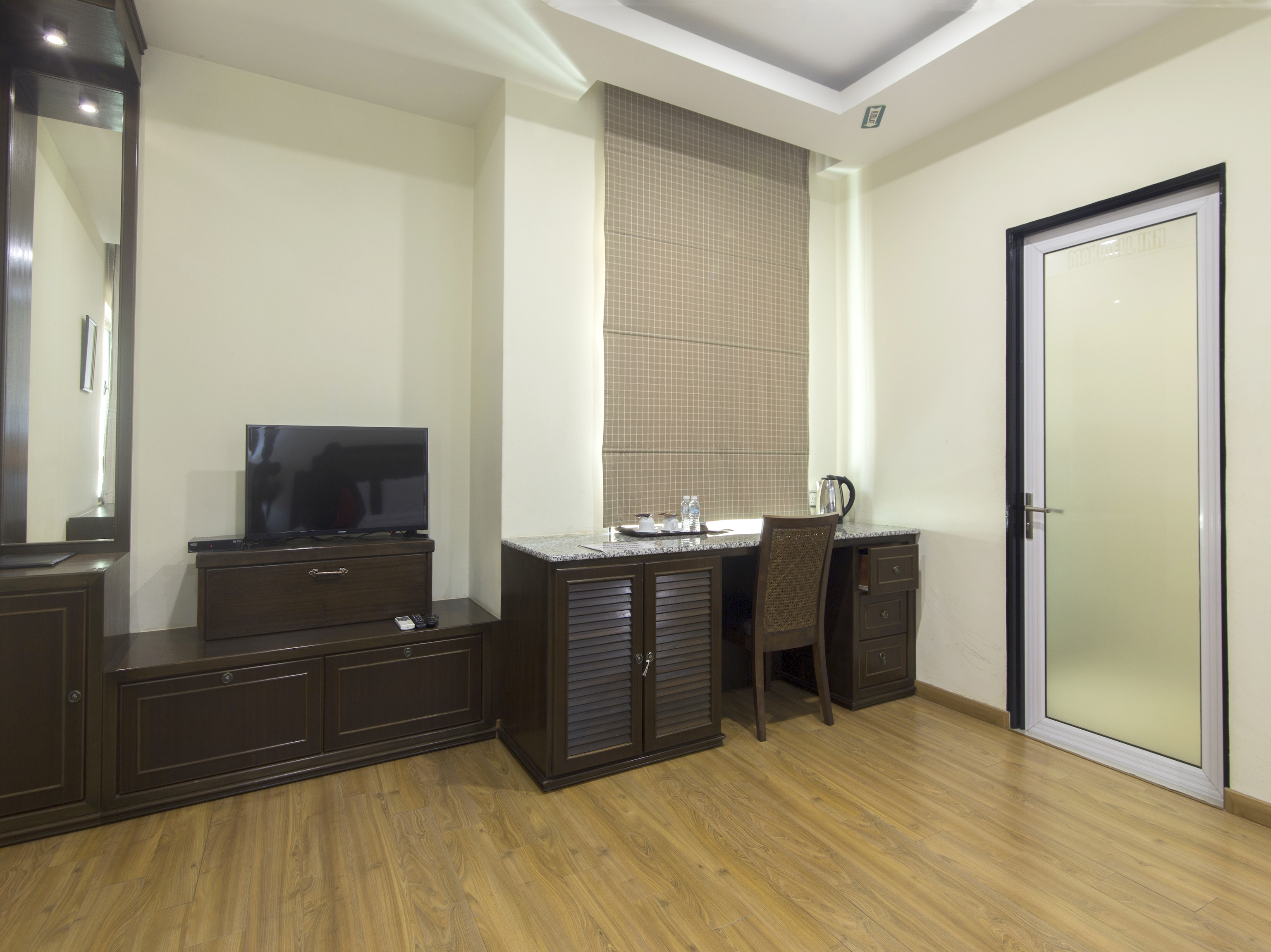 Capital O 90653 Maxwell Inn Boutique Hotel
