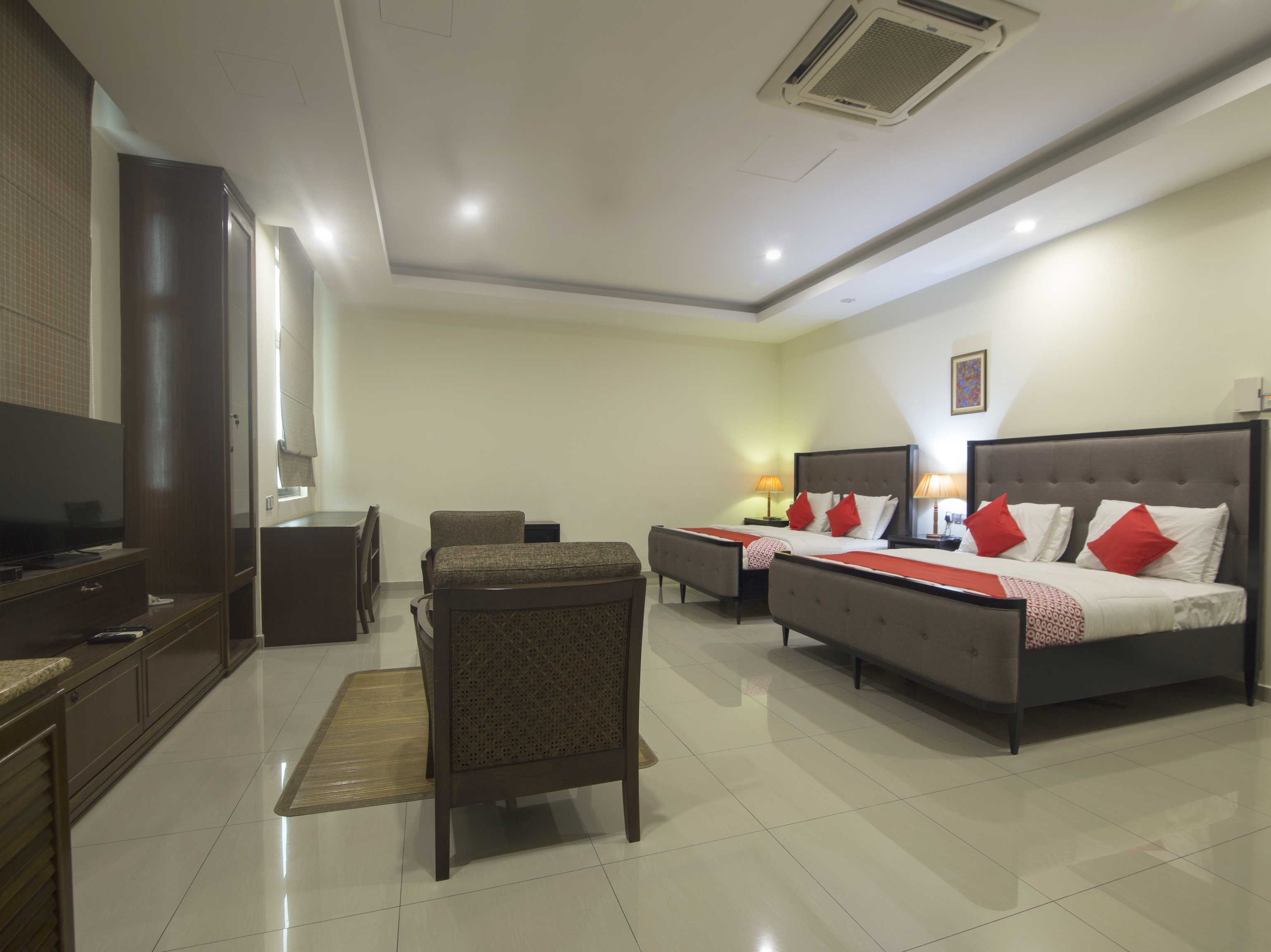 Capital O 90653 Maxwell Inn Boutique Hotel