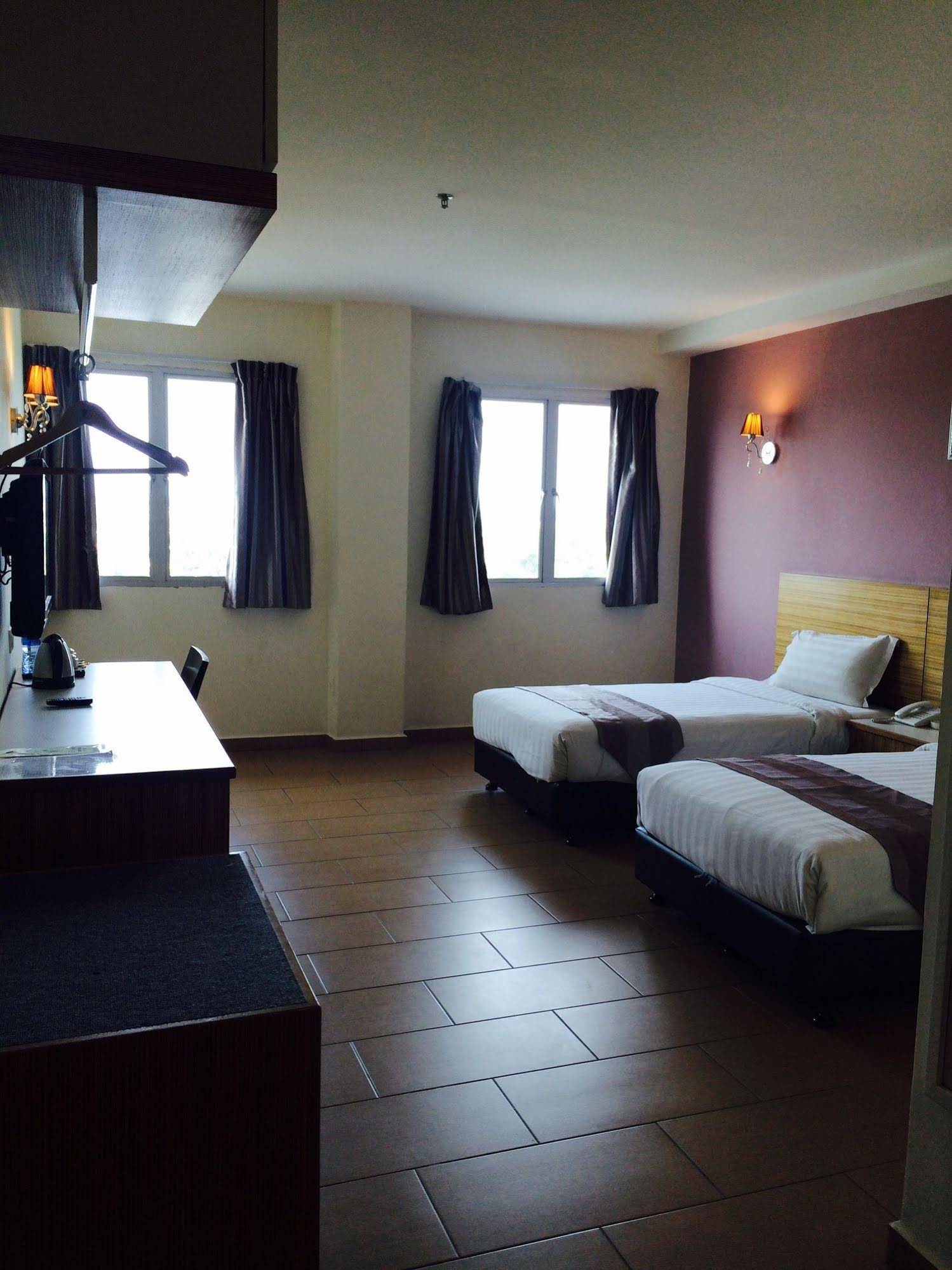 Grand Court Hotel