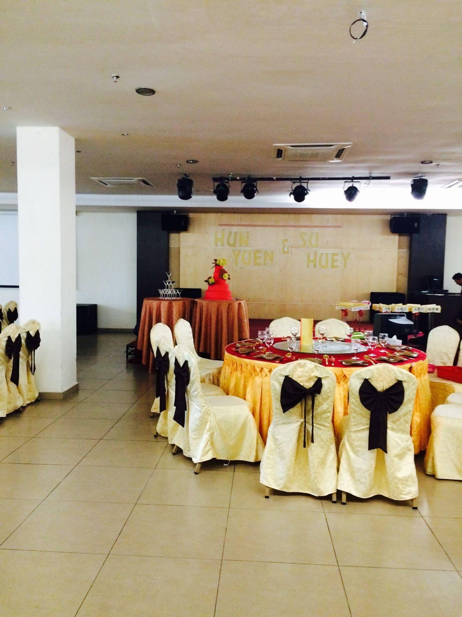 Grand Court Hotel
