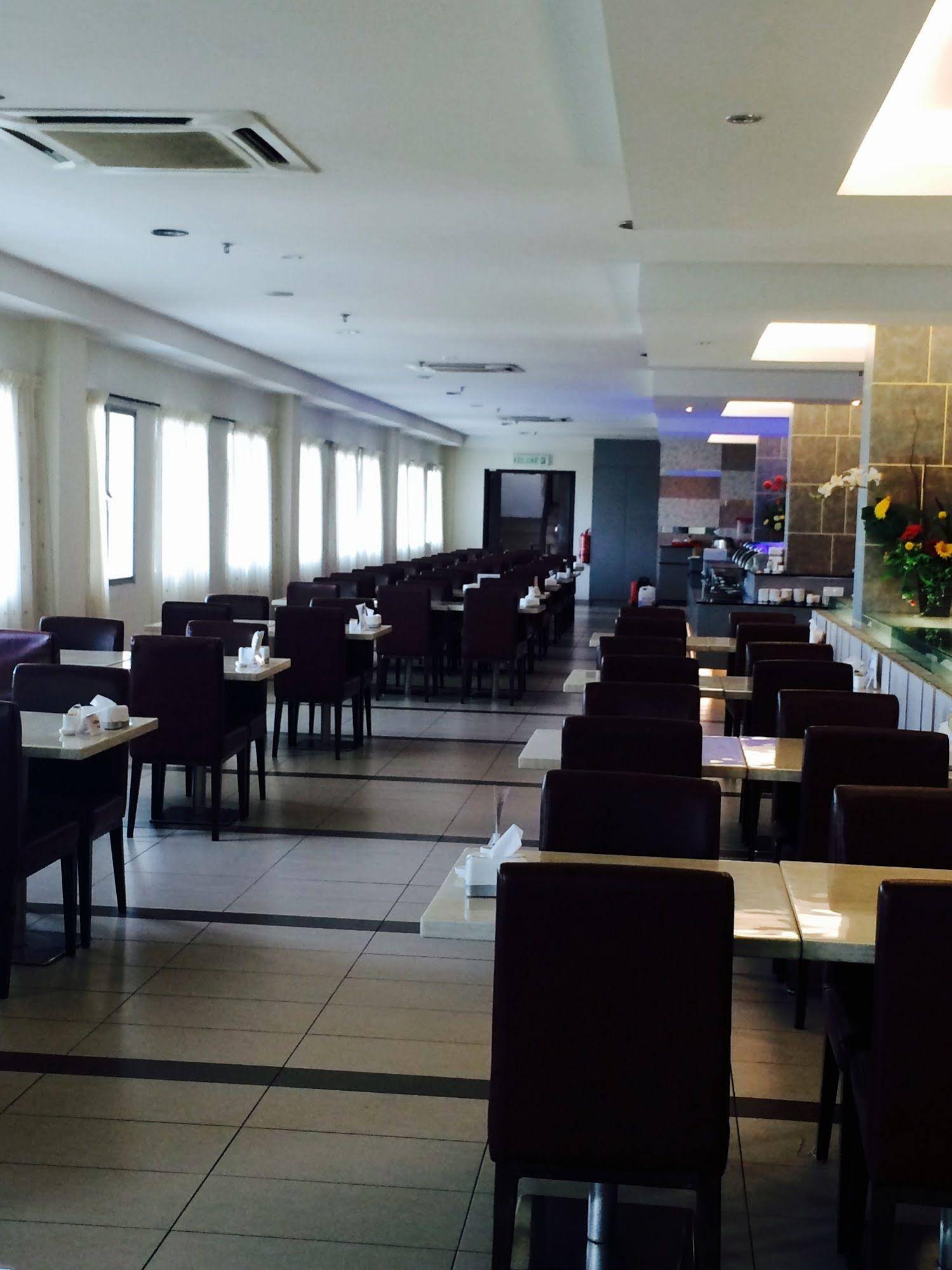 Grand Court Hotel