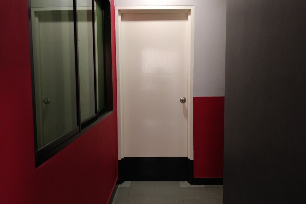 V Hotel by OYO