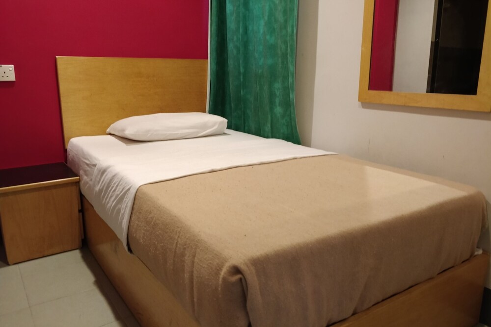 V Hotel by OYO