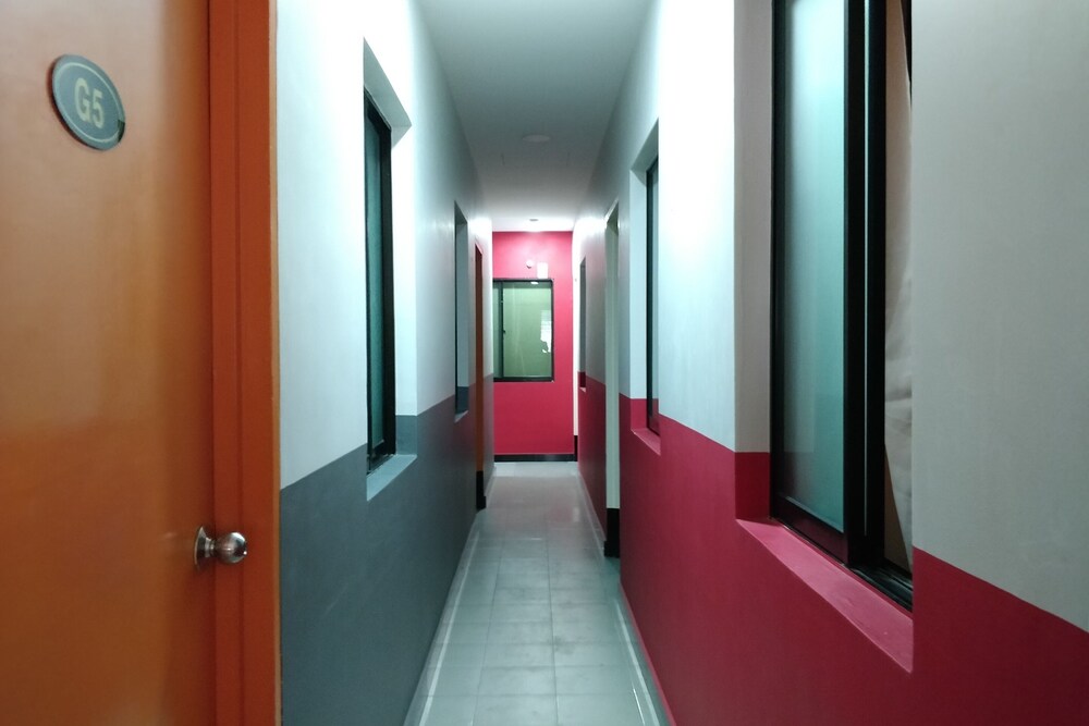 V Hotel by OYO