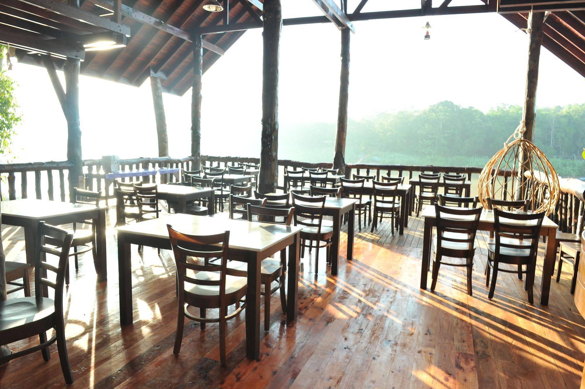 Borneo Natural Sukau Bilit Resort