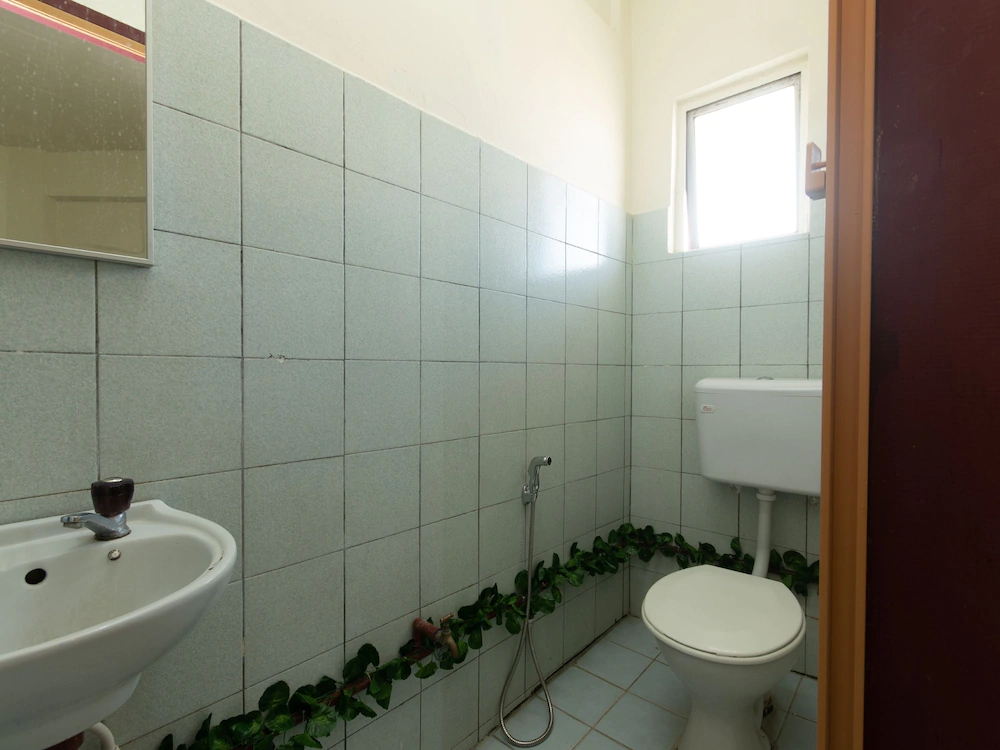 Evergreen Hotel by OYO Rooms