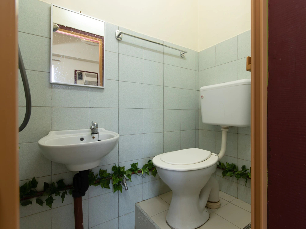 Evergreen Hotel by OYO Rooms