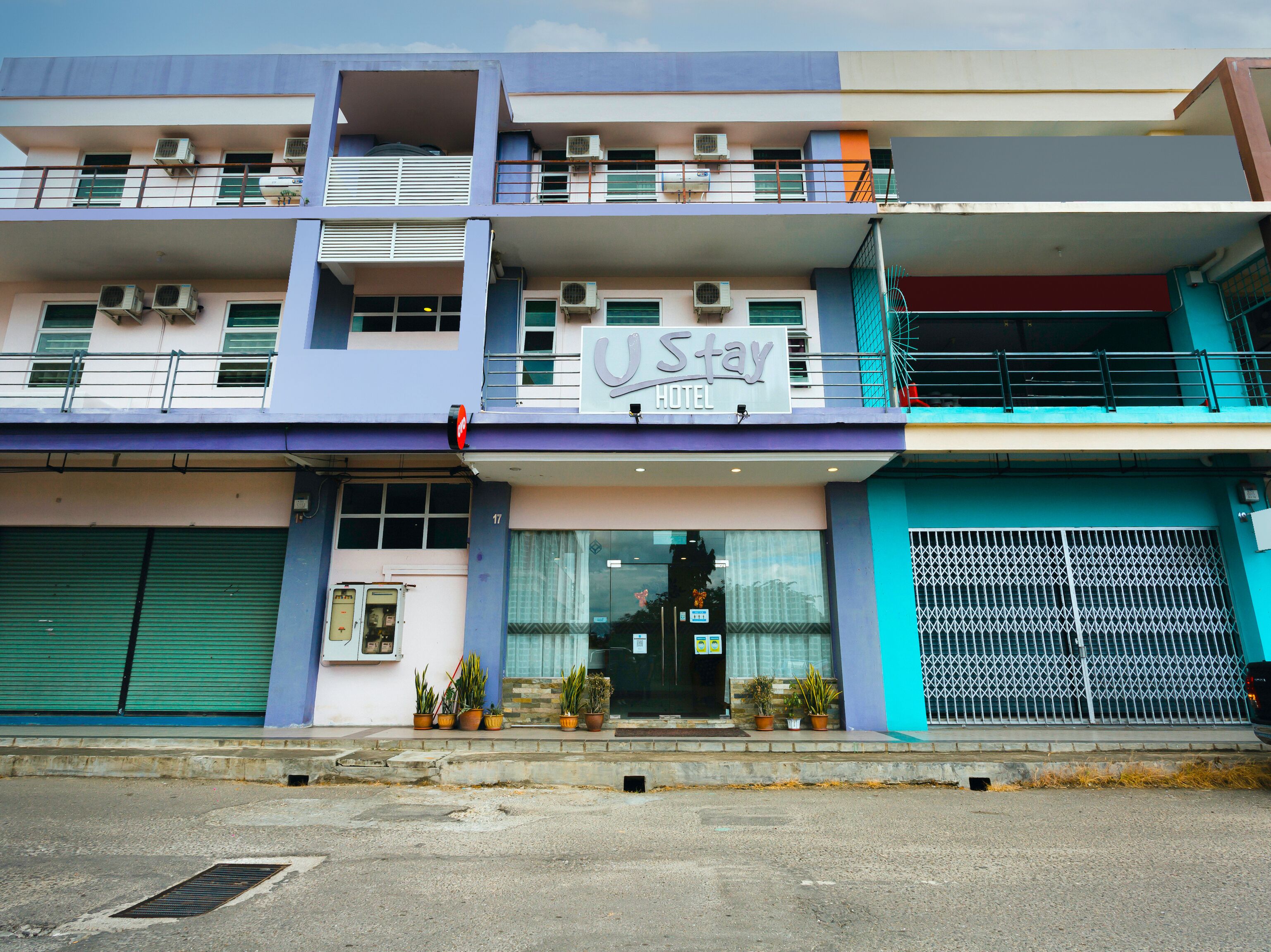 Oyo 90153 U Stay Hotel