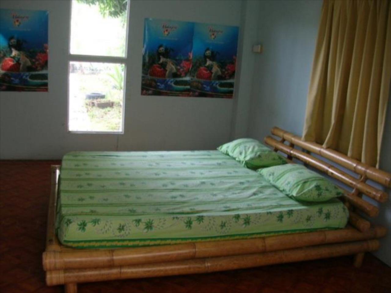 Borneo Beachouse Backpackers