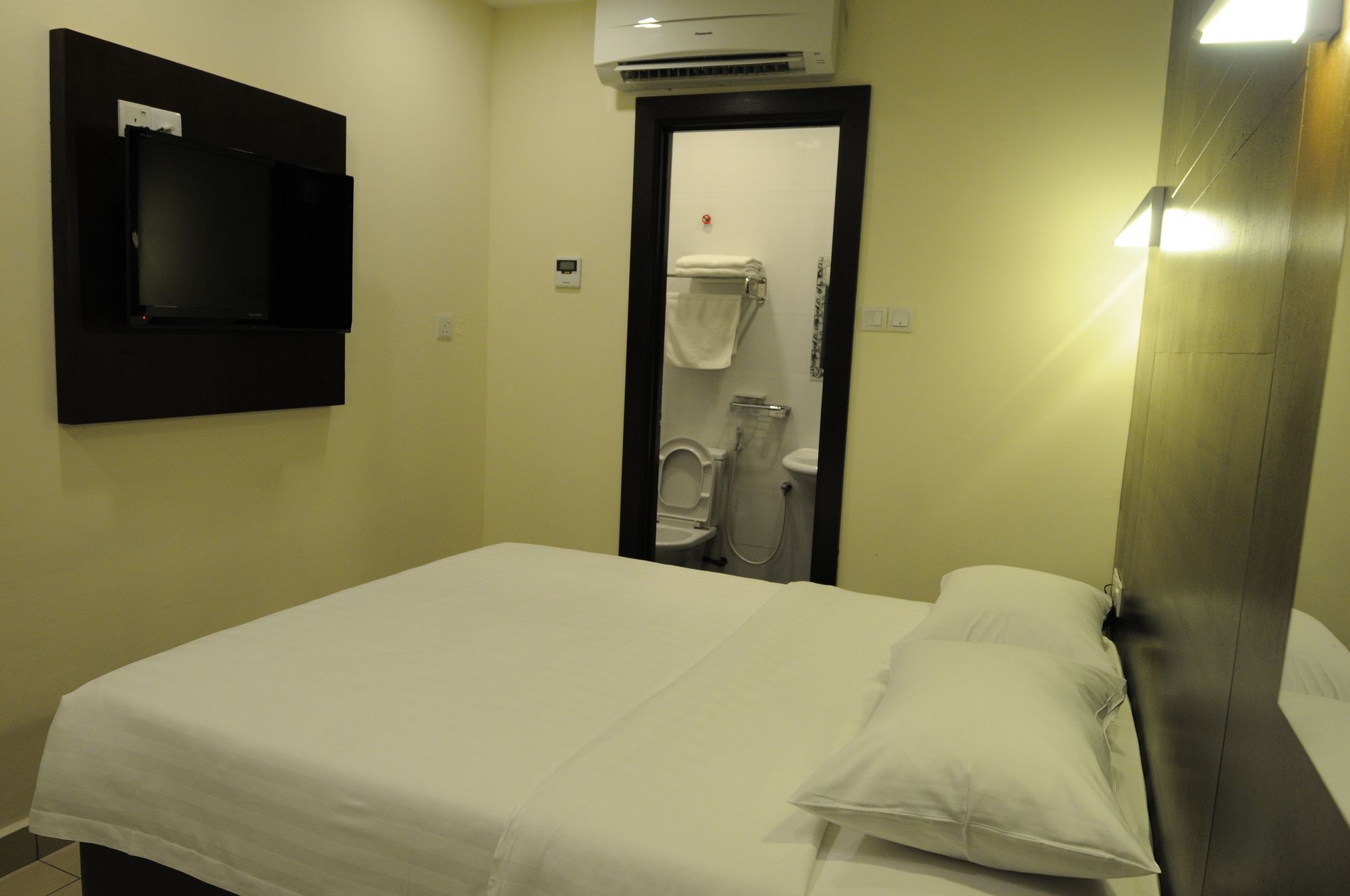 Cathay Hotel