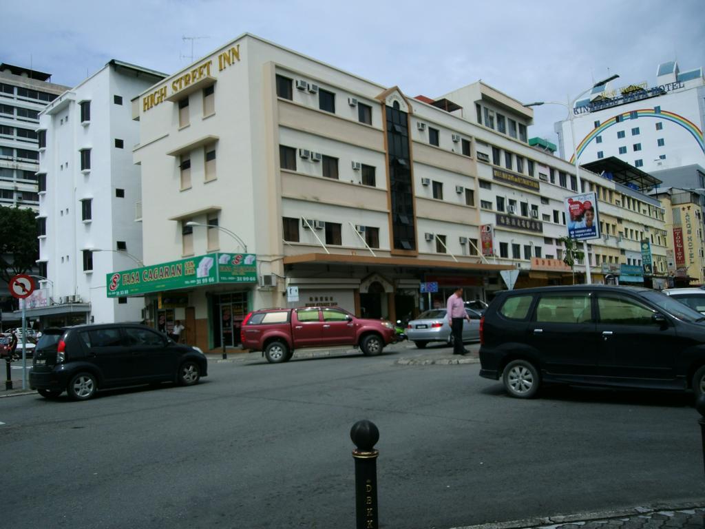 High Street Inn
