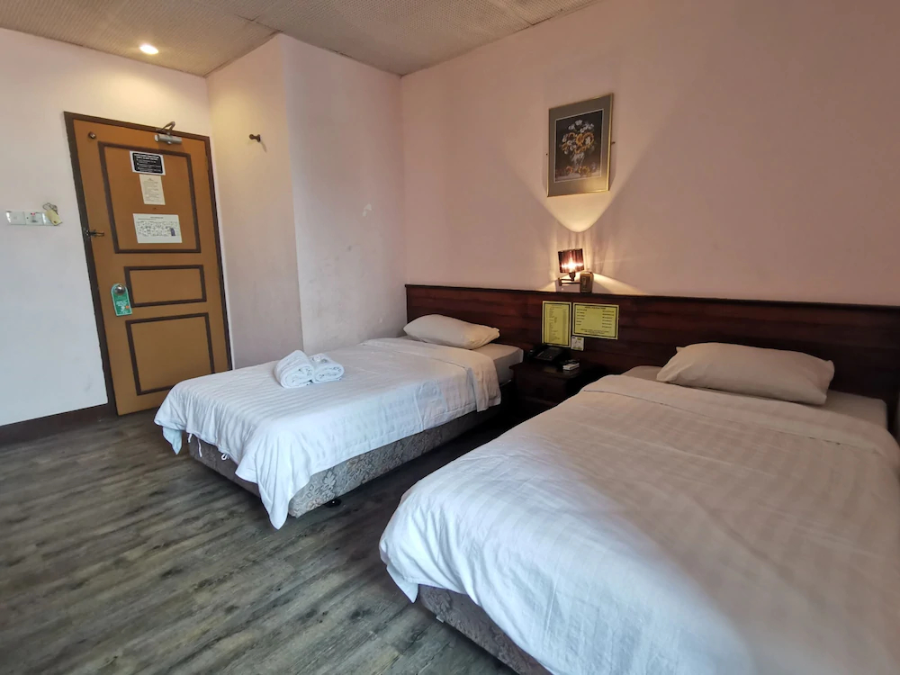 Hotel Holiday Park by OYO Rooms