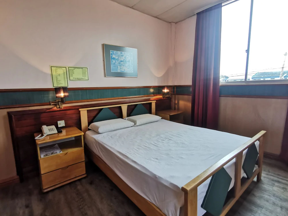 Hotel Holiday Park by OYO Rooms