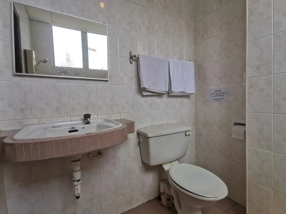 Hotel Holiday Park by OYO Rooms