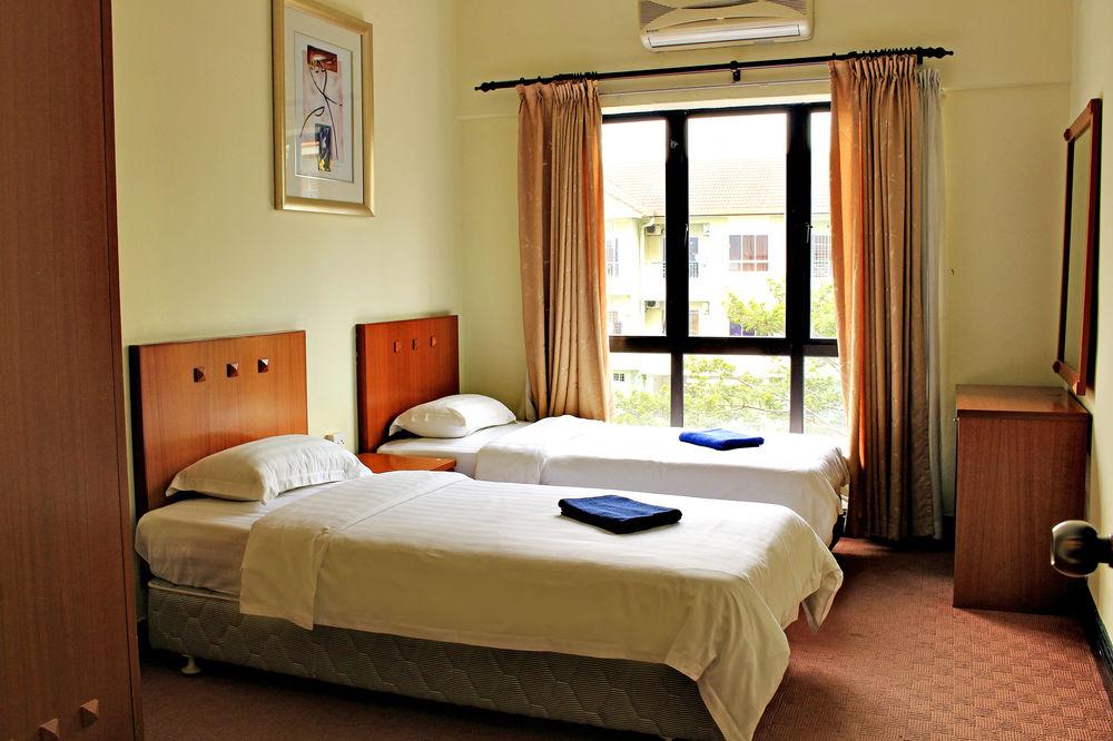 Marina Court Resort Condominium
