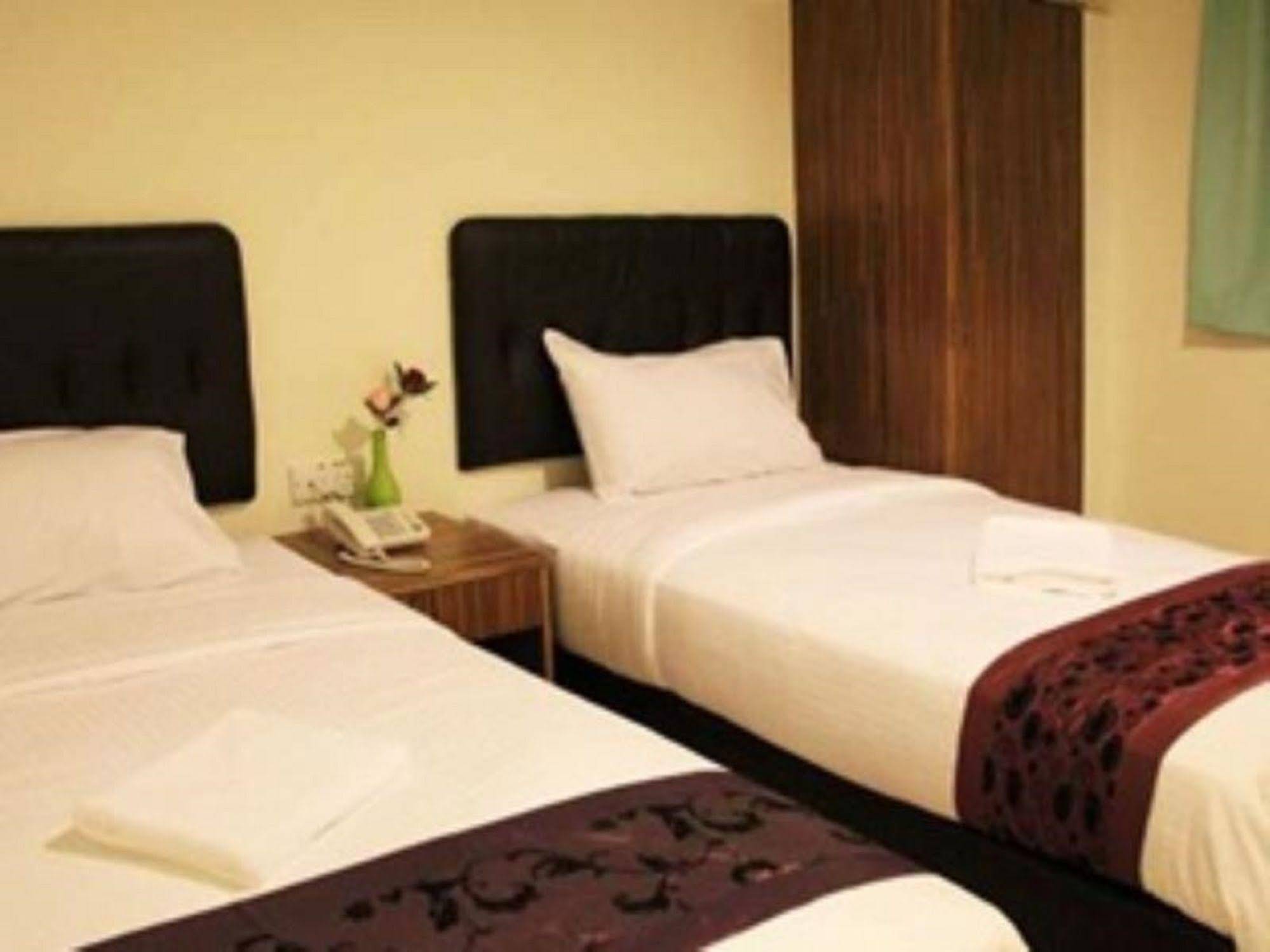 One Lintas Jaya Hotel