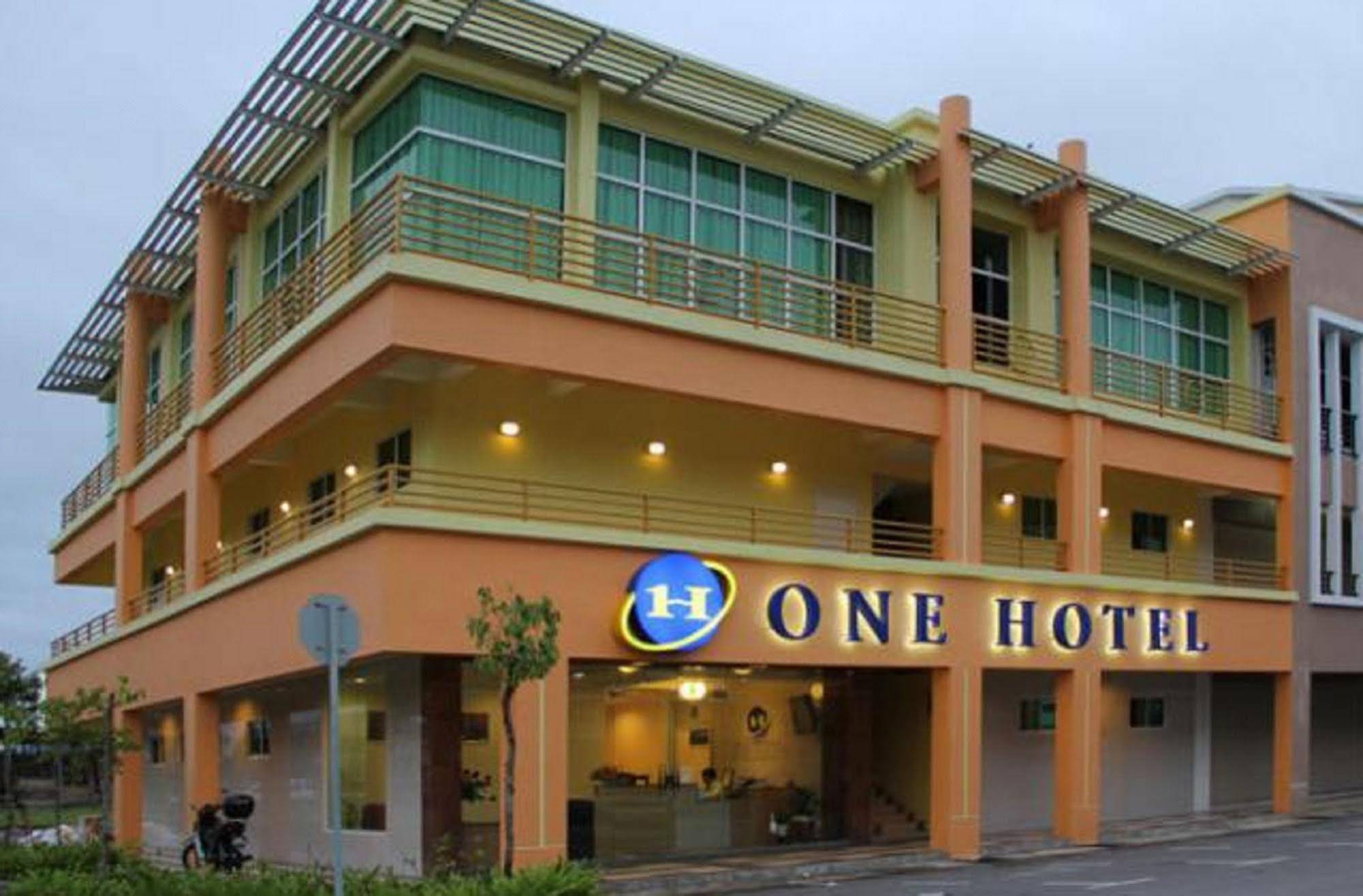 One Lintas Jaya Hotel