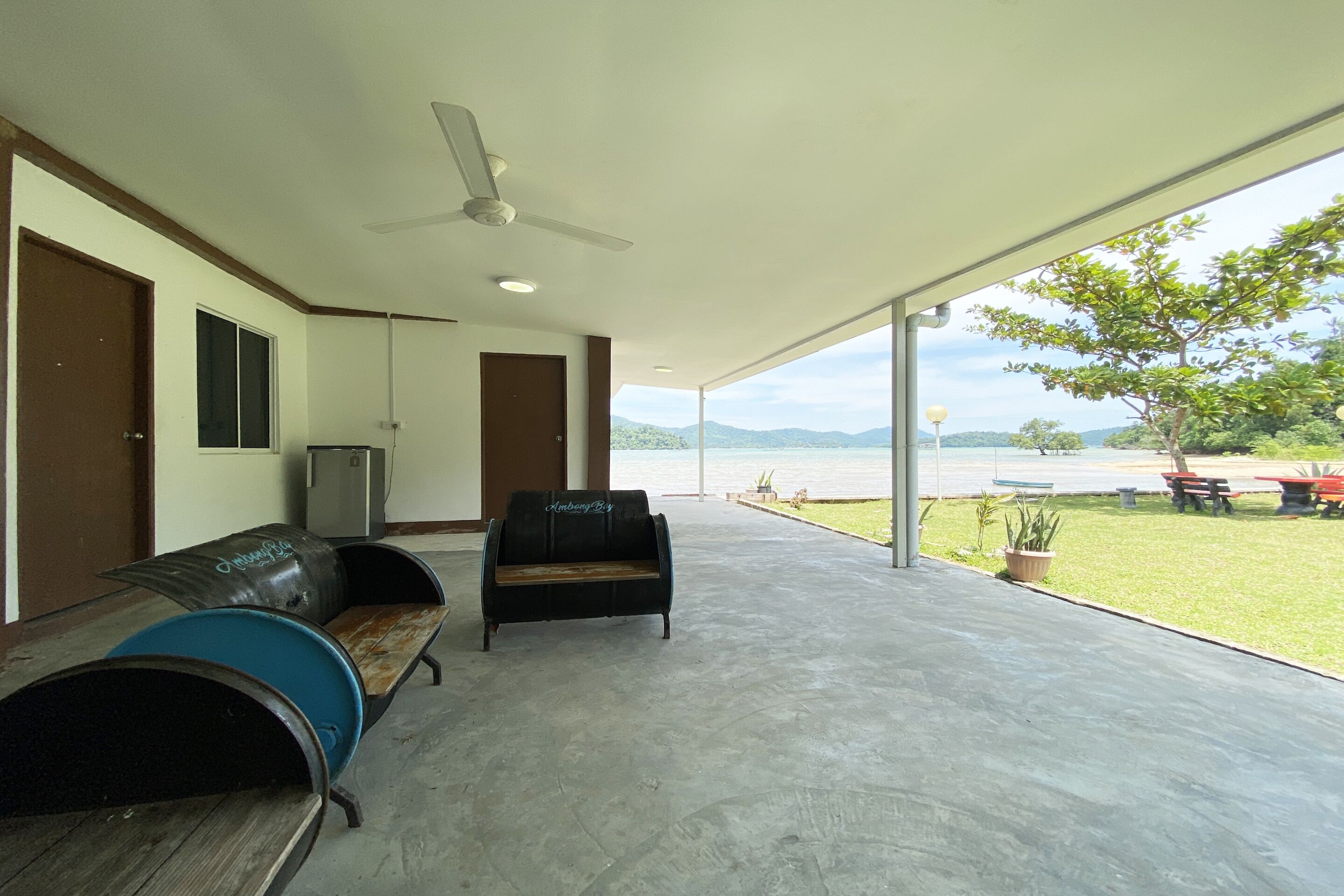 Oyo Home 90319 Ambong Bay Resthouse Homes
