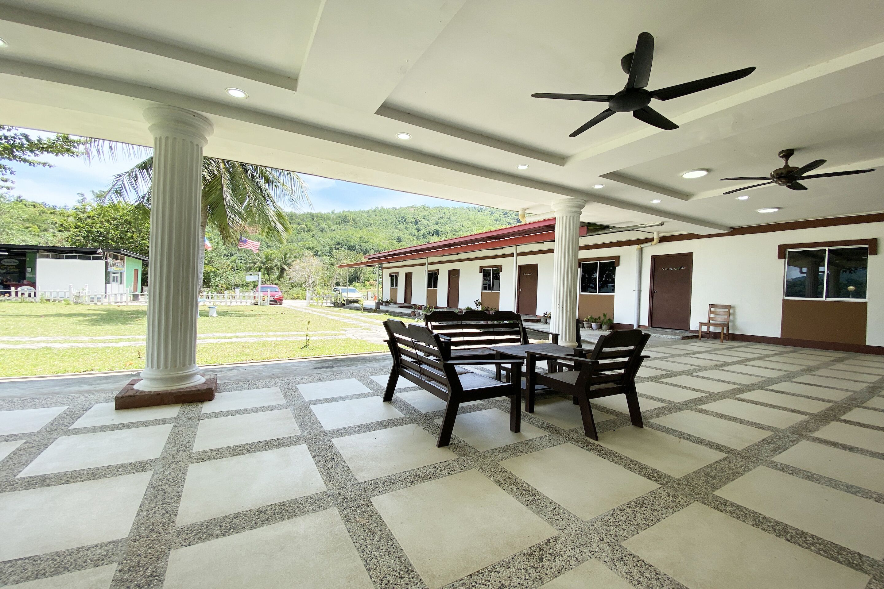 Oyo Home 90319 Ambong Bay Resthouse Homes