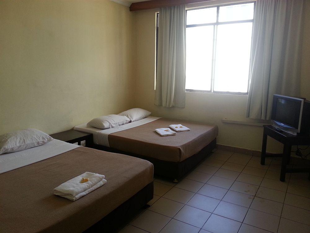 Iskandar Sinsuran Homestay