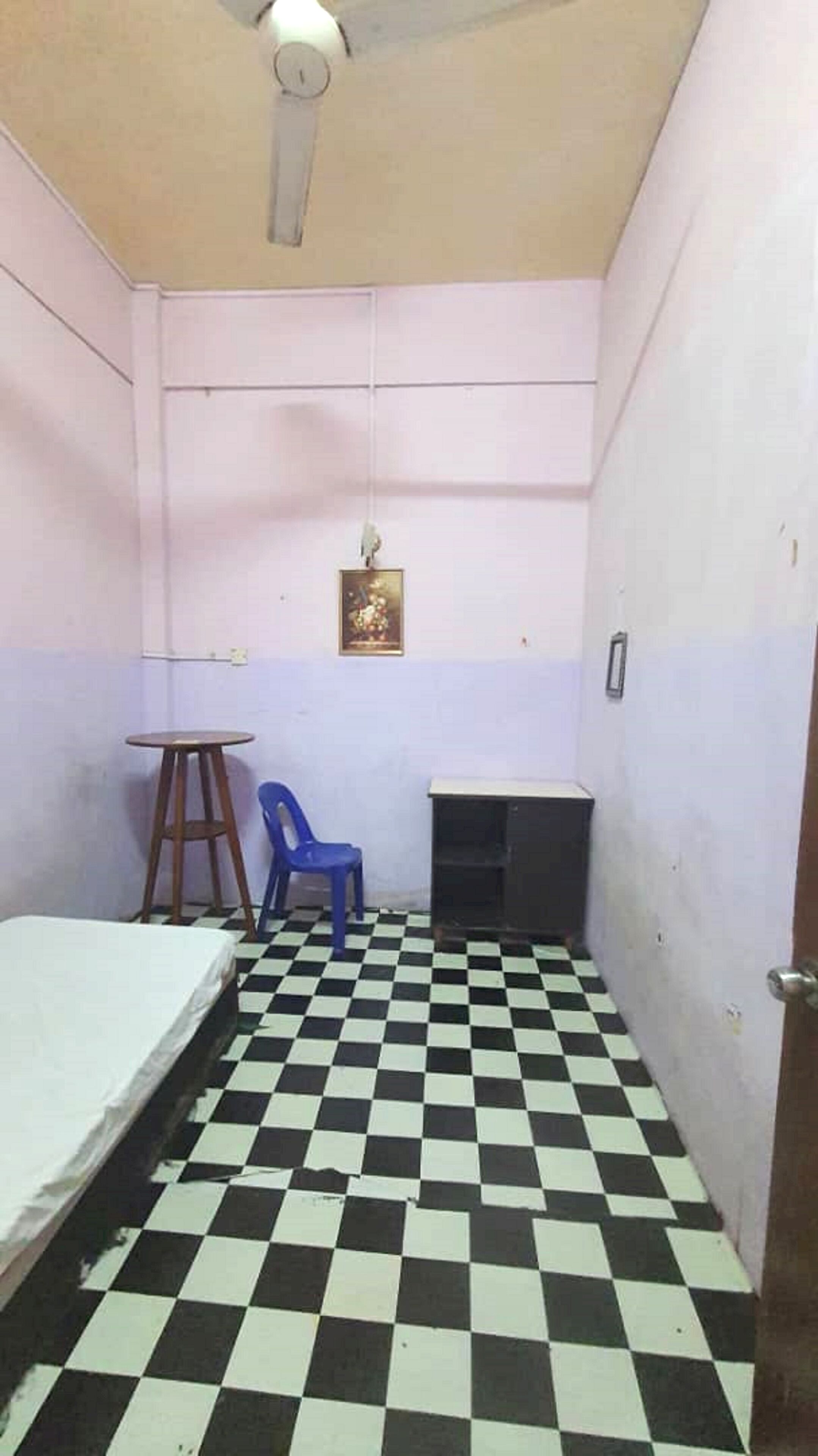 Spot On 90836 Penginapan Almera