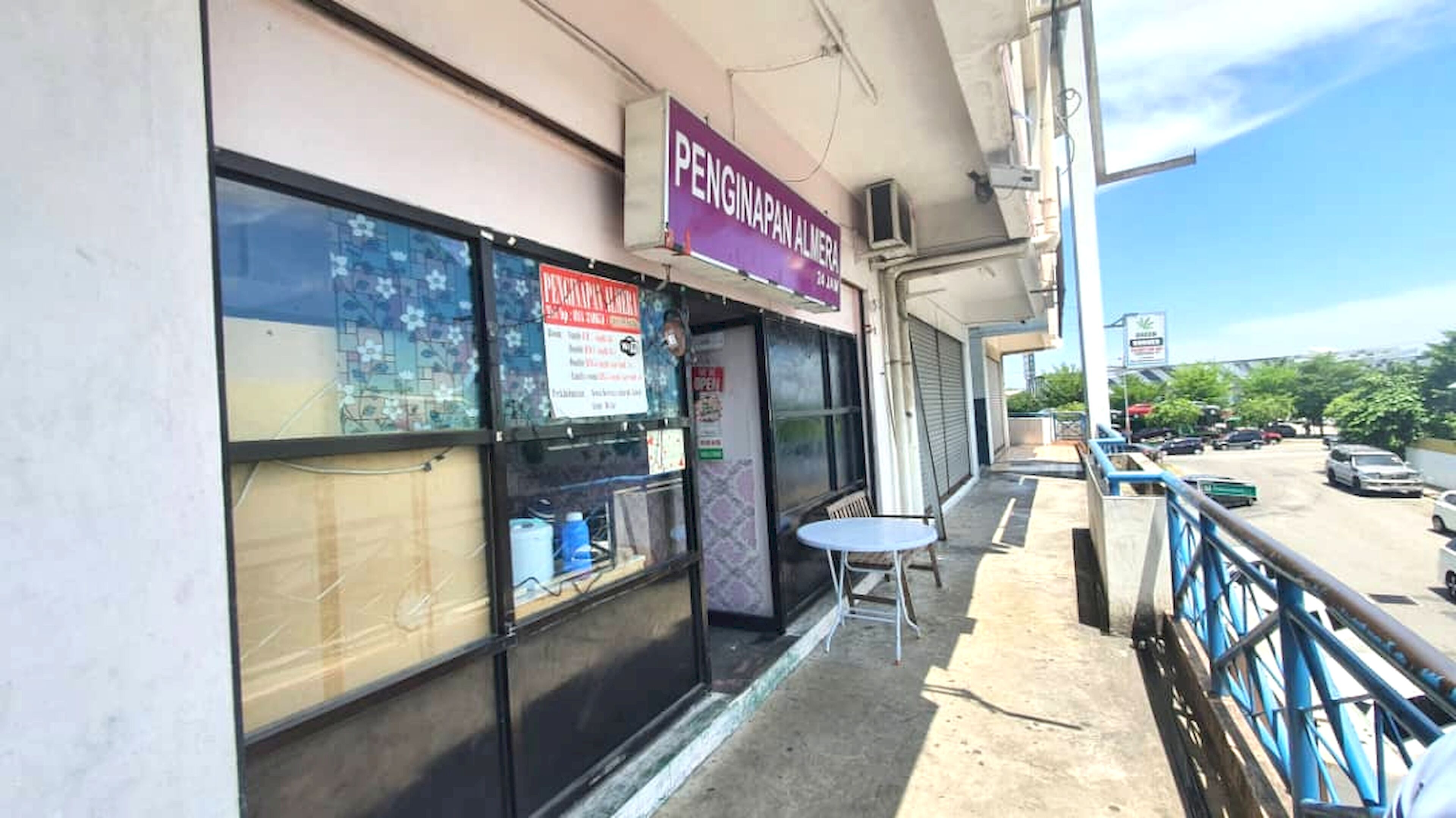 Spot On 90836 Penginapan Almera
