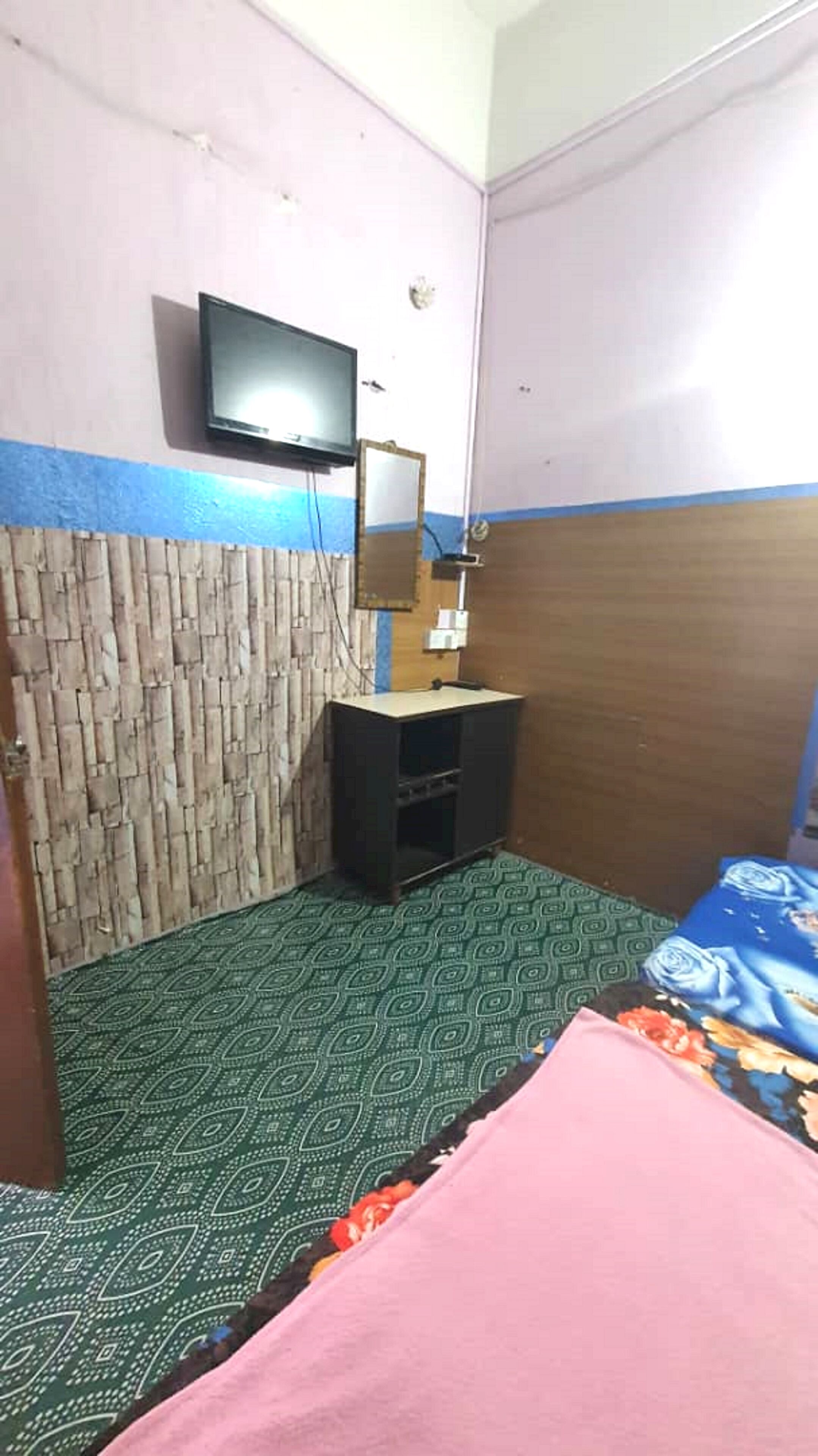 Spot On 90836 Penginapan Almera