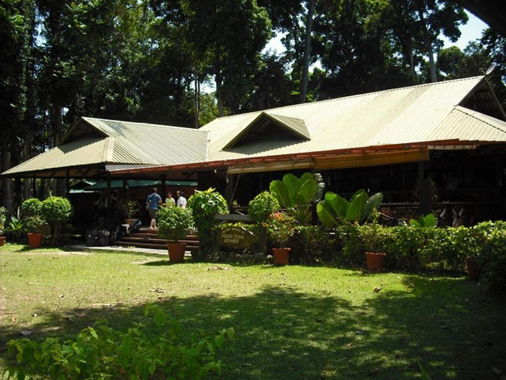 Survivor Lodge Pulau Tiga