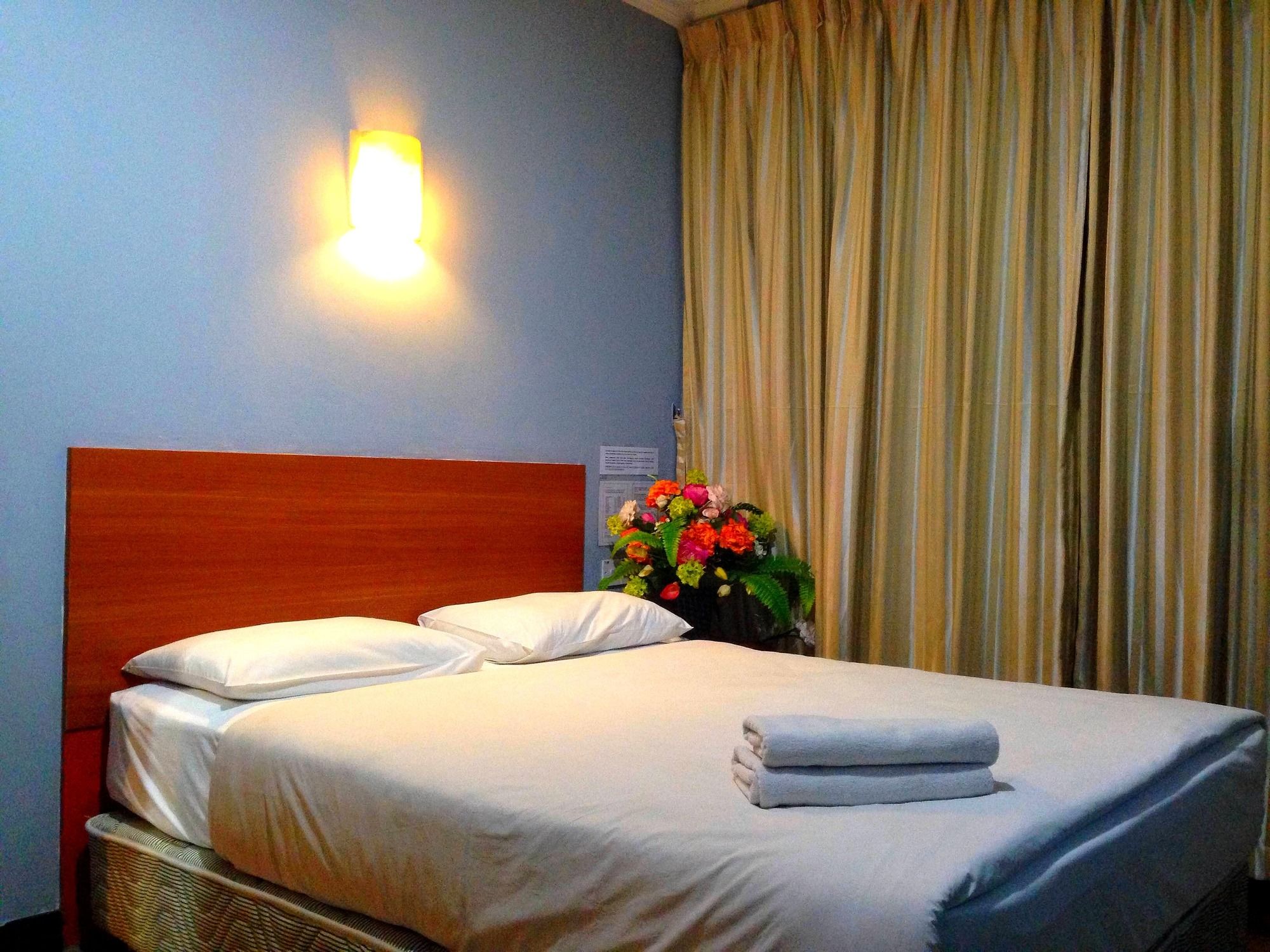 Switz Paradise Hotel by OYO Rooms