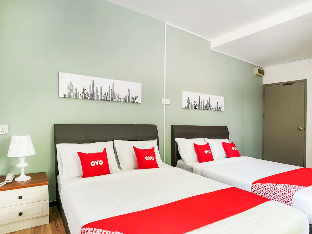 Treeline Urban Inn by OYO Rooms